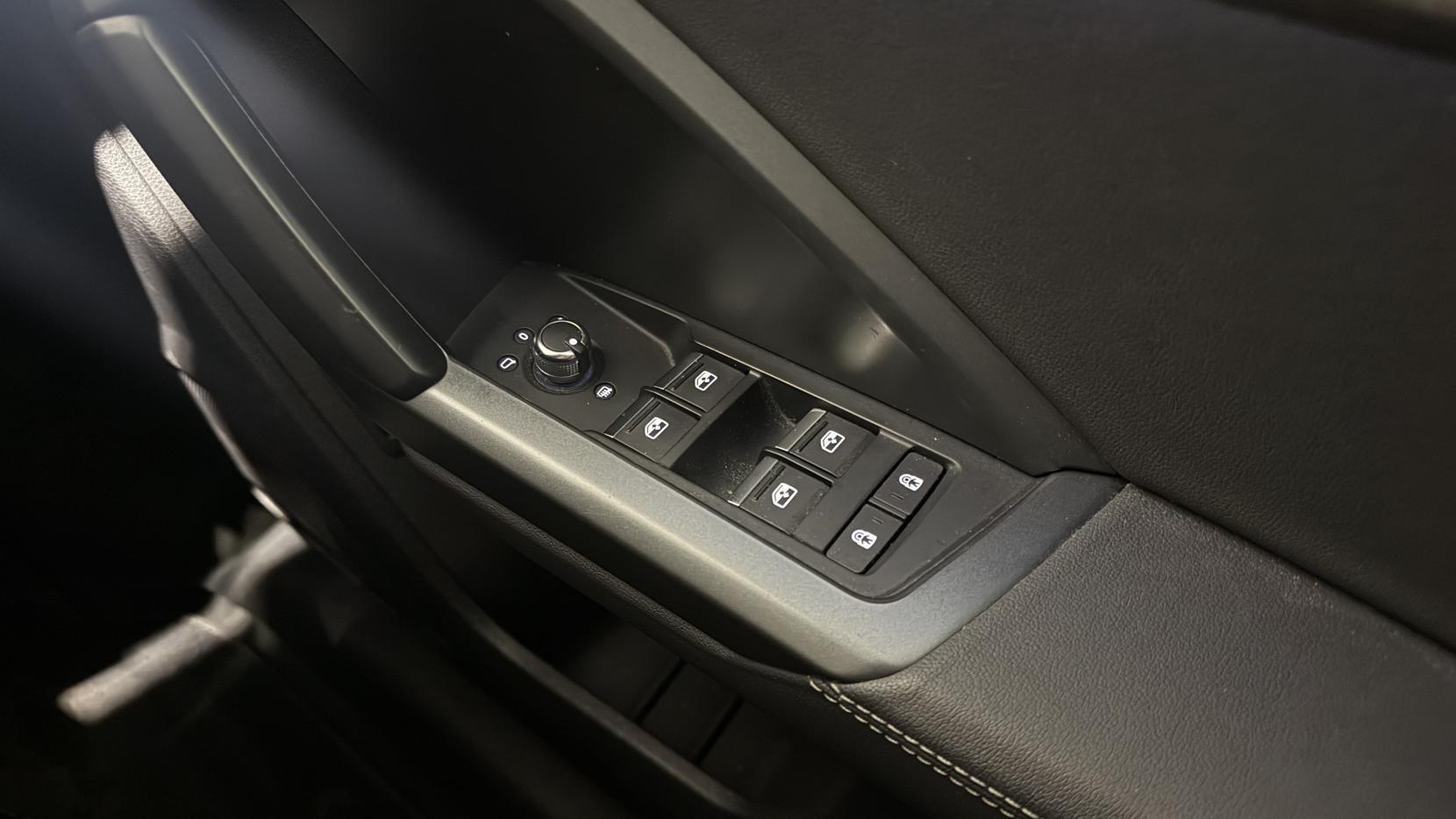 Audi Q3 view 26