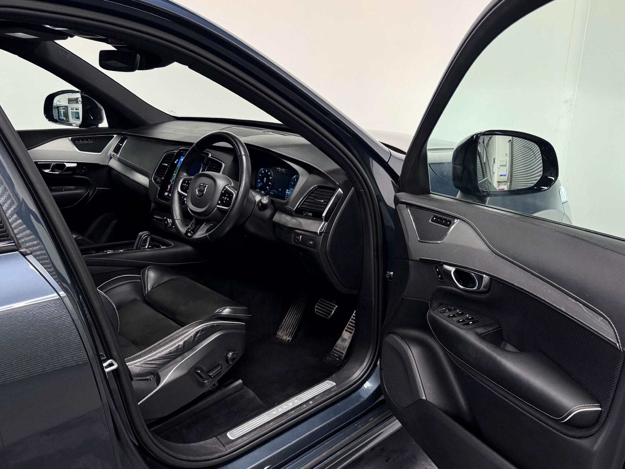 Volvo XC90 view 37