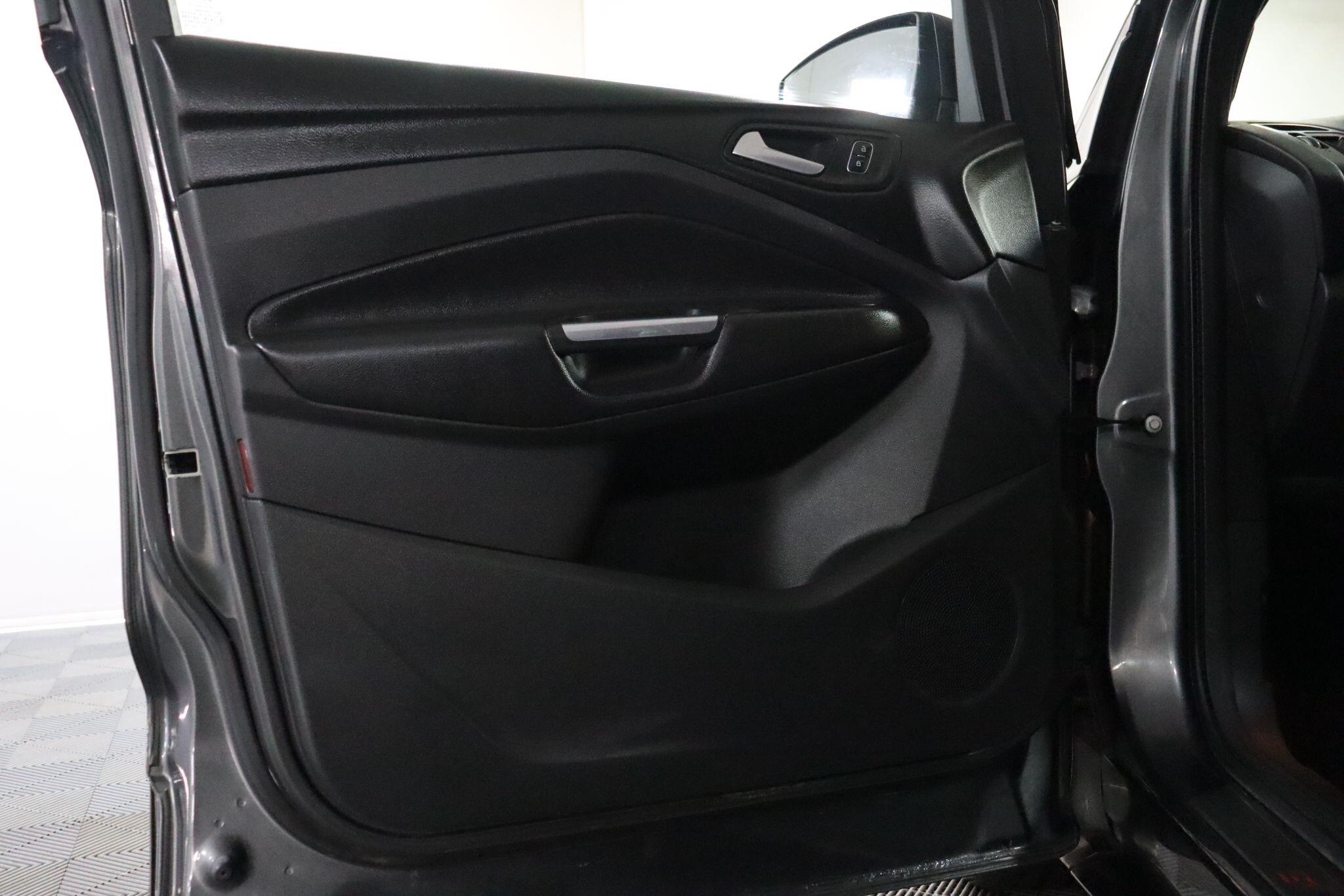 Ford Kuga view 44