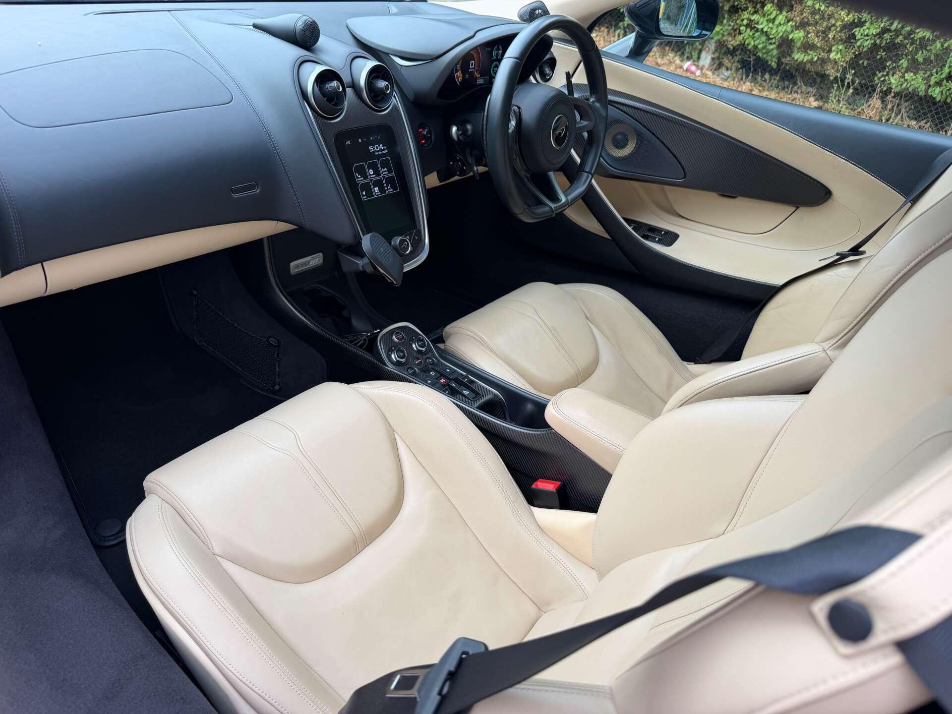 McLaren 570GT view 30