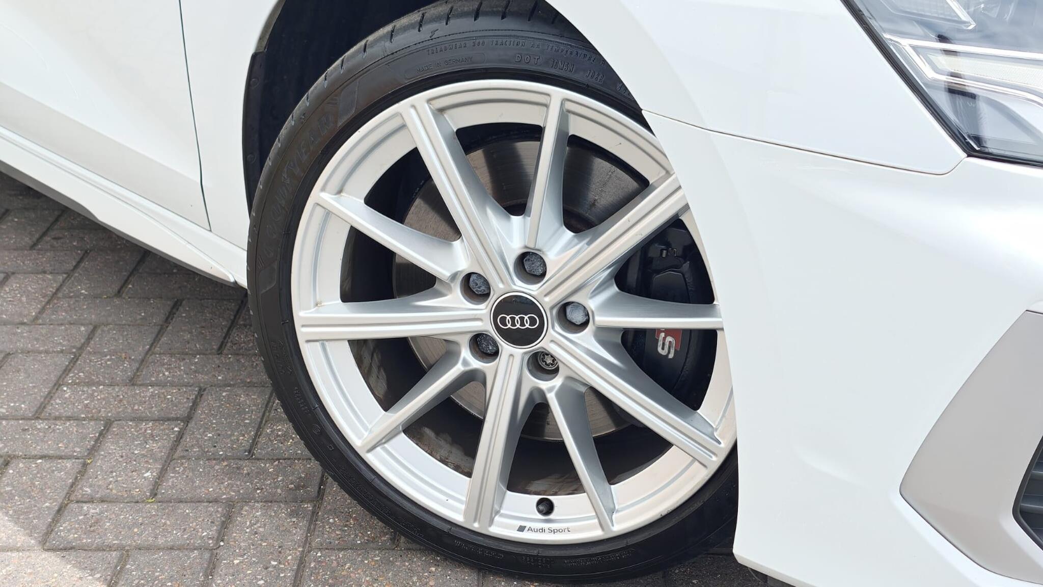 Audi Audi S3 view 11
