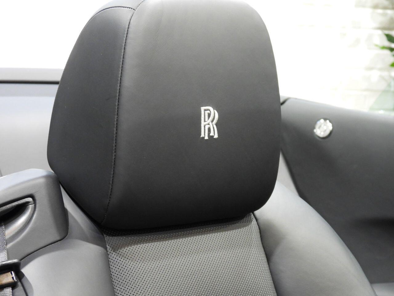 Rolls-Royce Dawn view 21