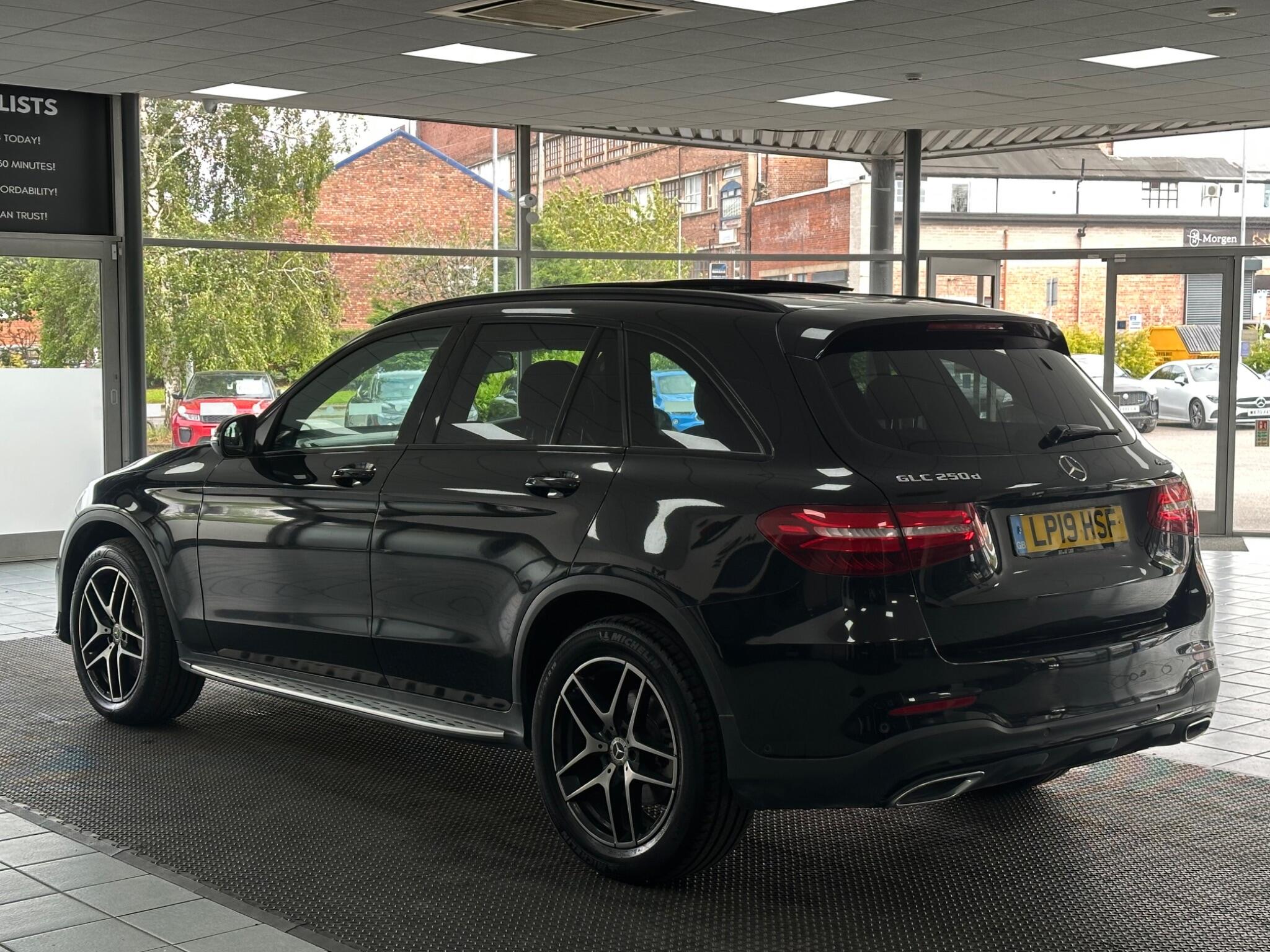 Mercedes-Benz GLC view 9