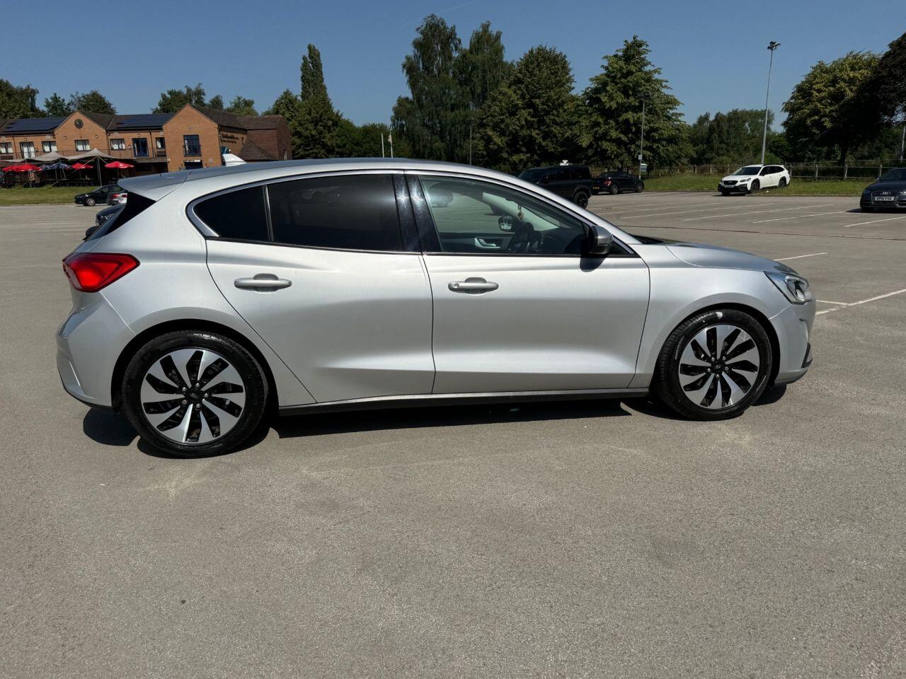 Ford Focus view 28