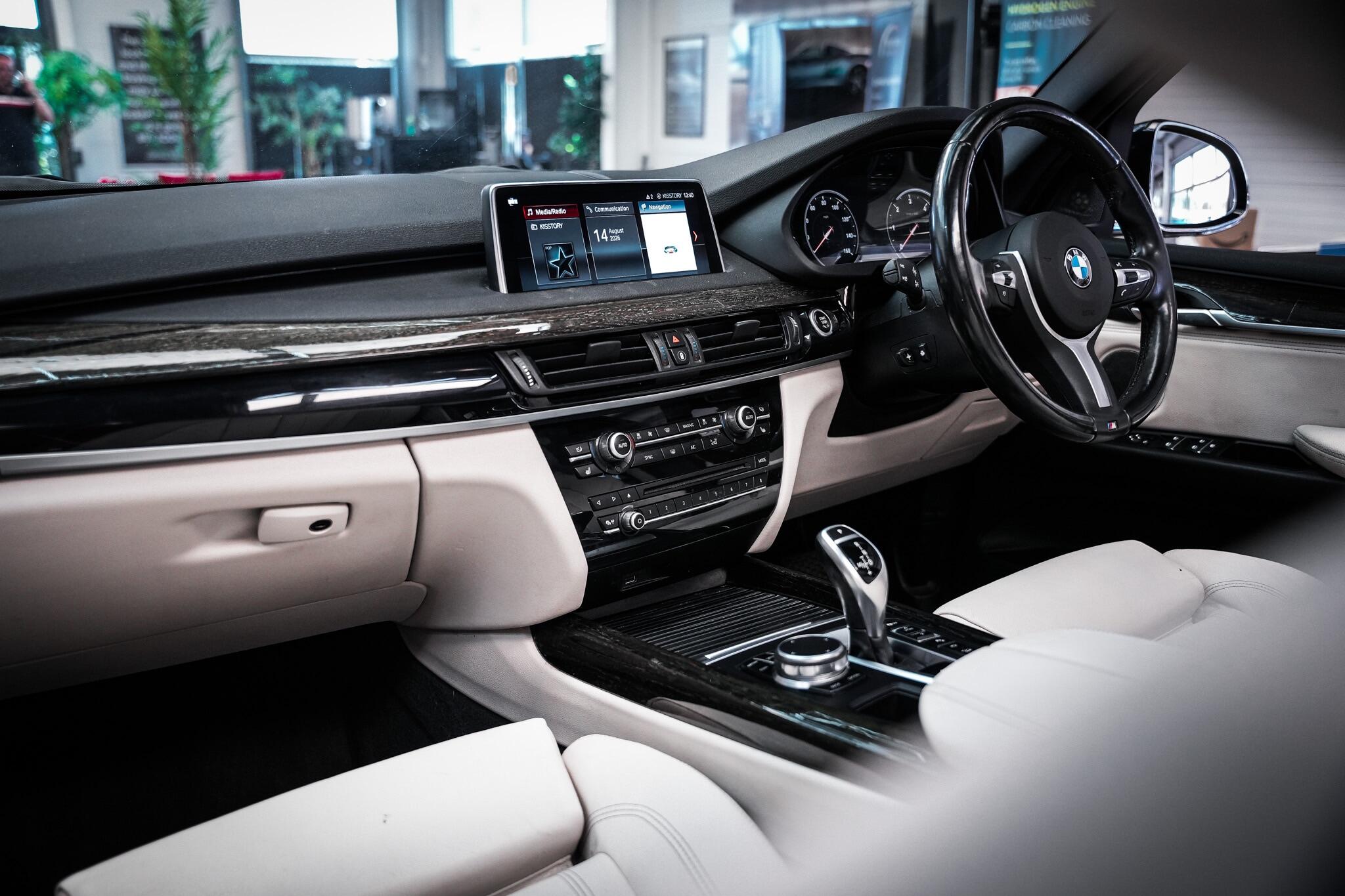 BMW X5 view 23