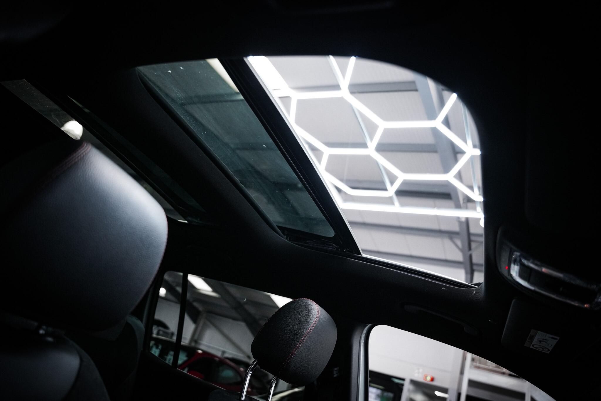 Mercedes-Benz GLB view 9