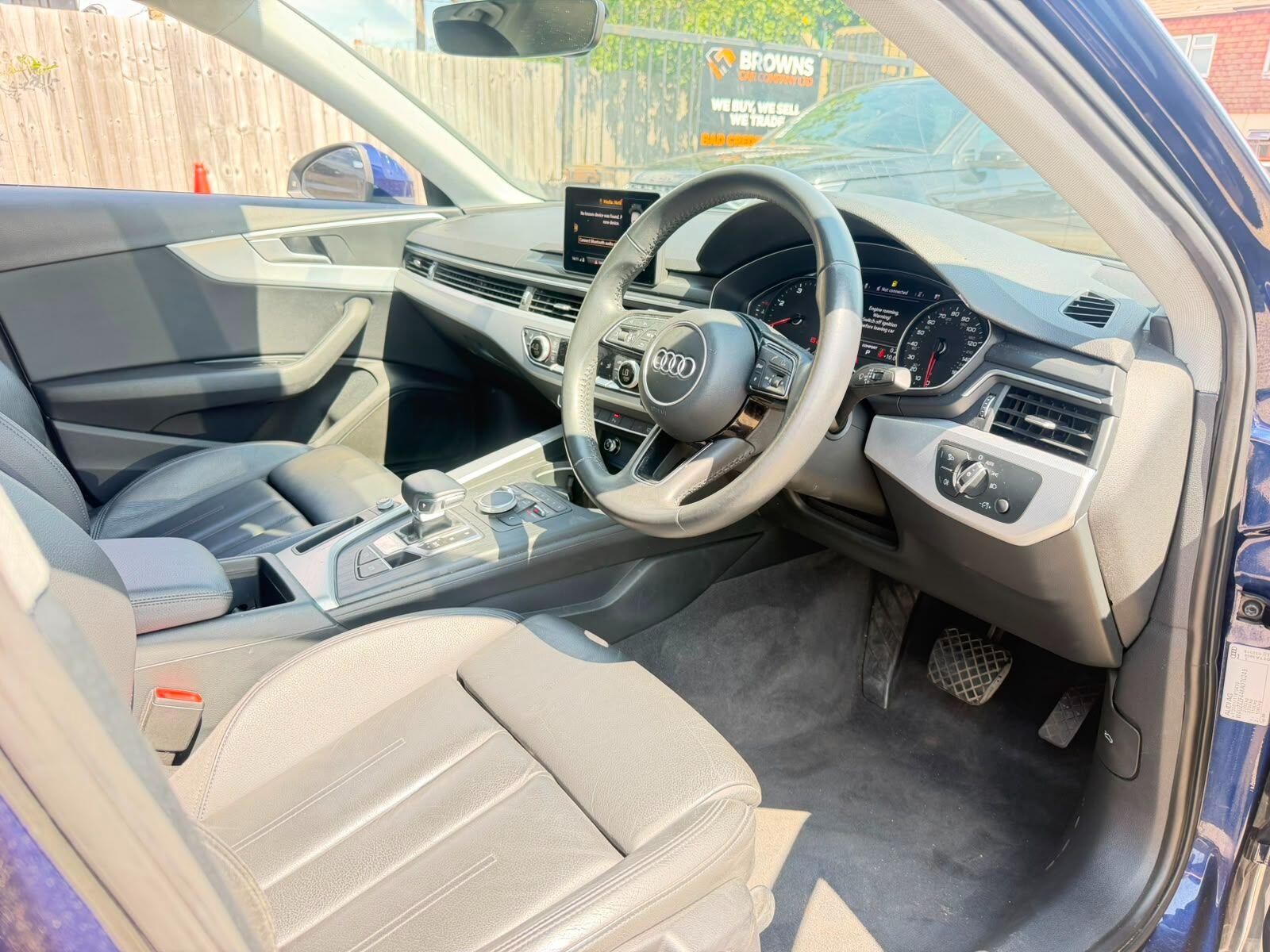 Audi A4 view 18