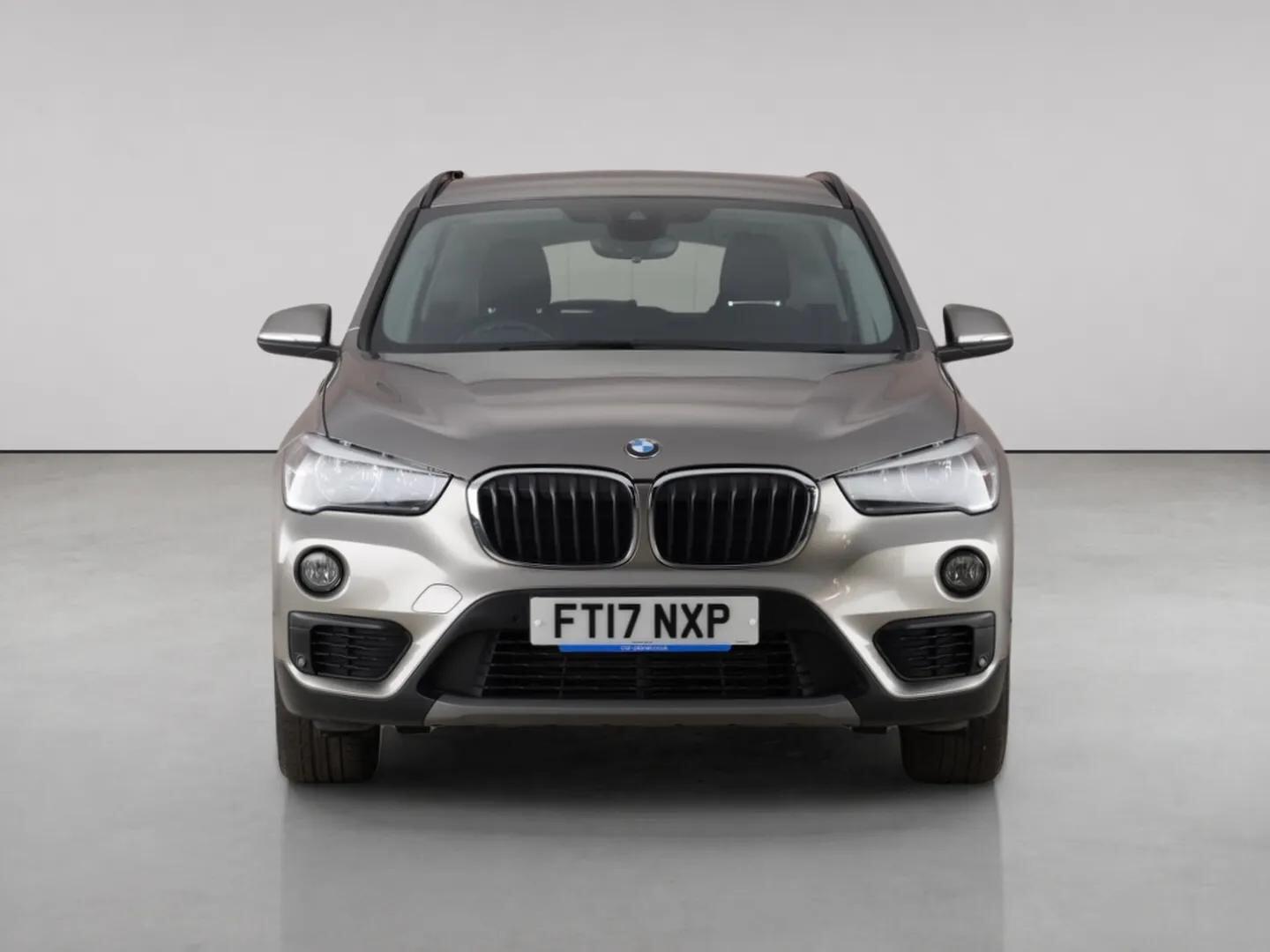 BMW X1 view 5