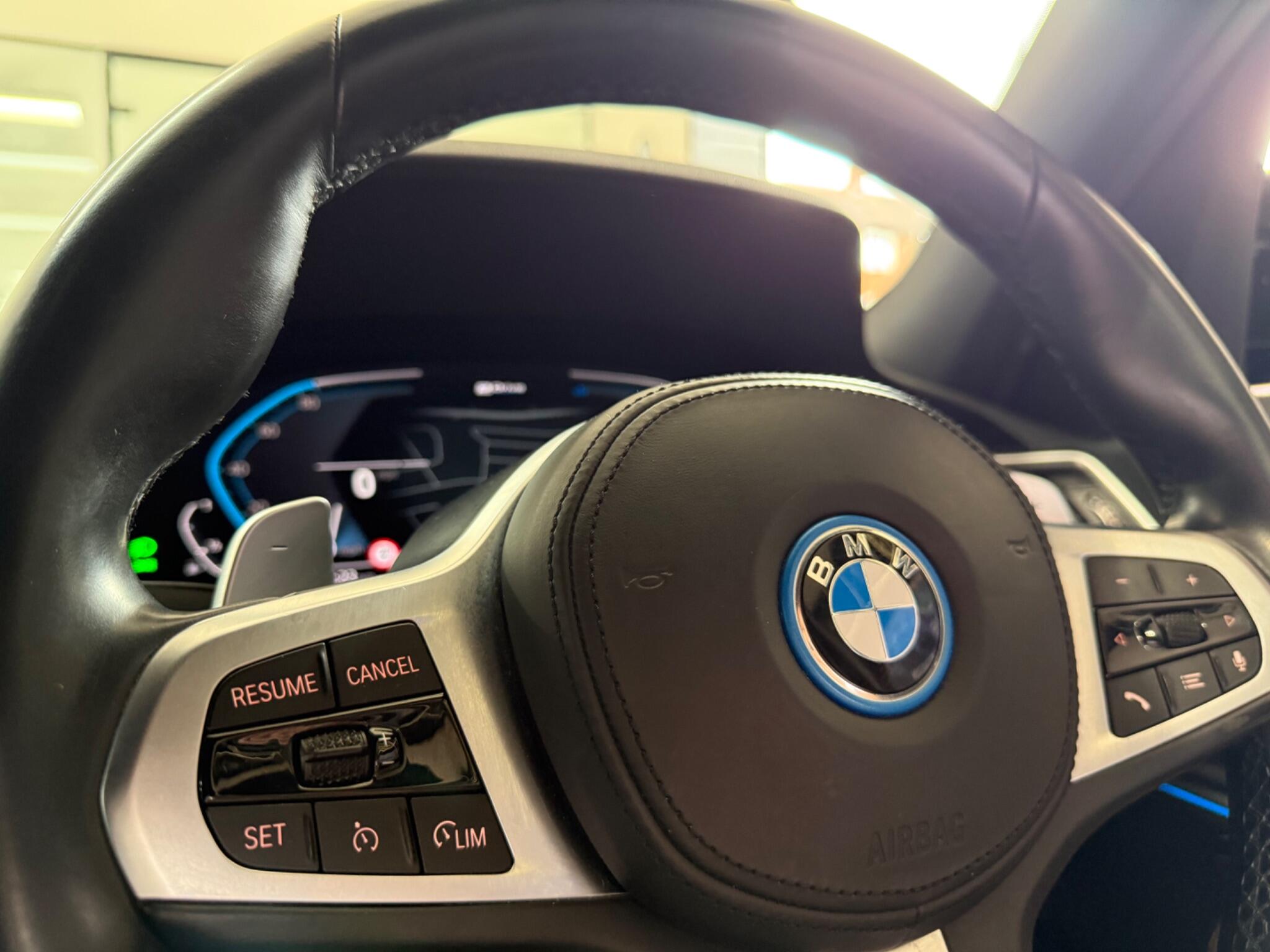 BMW 3 Series view 35