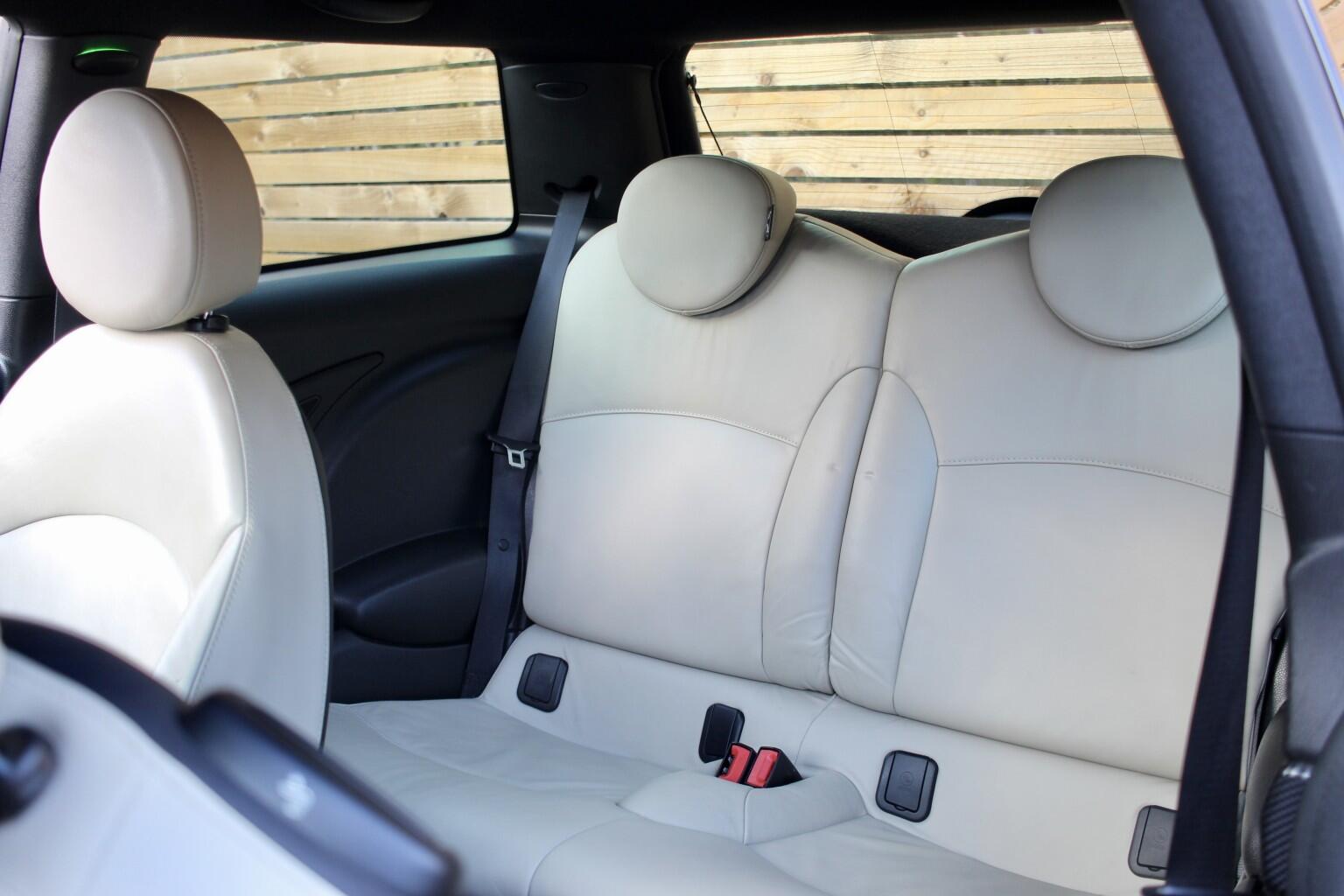 Mini Hatch view 11