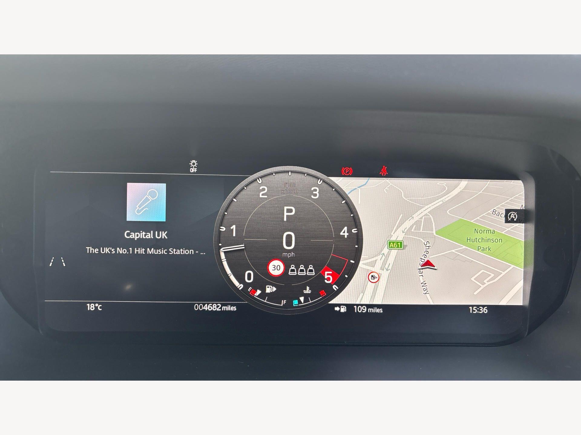 Land Rover Defender view 19