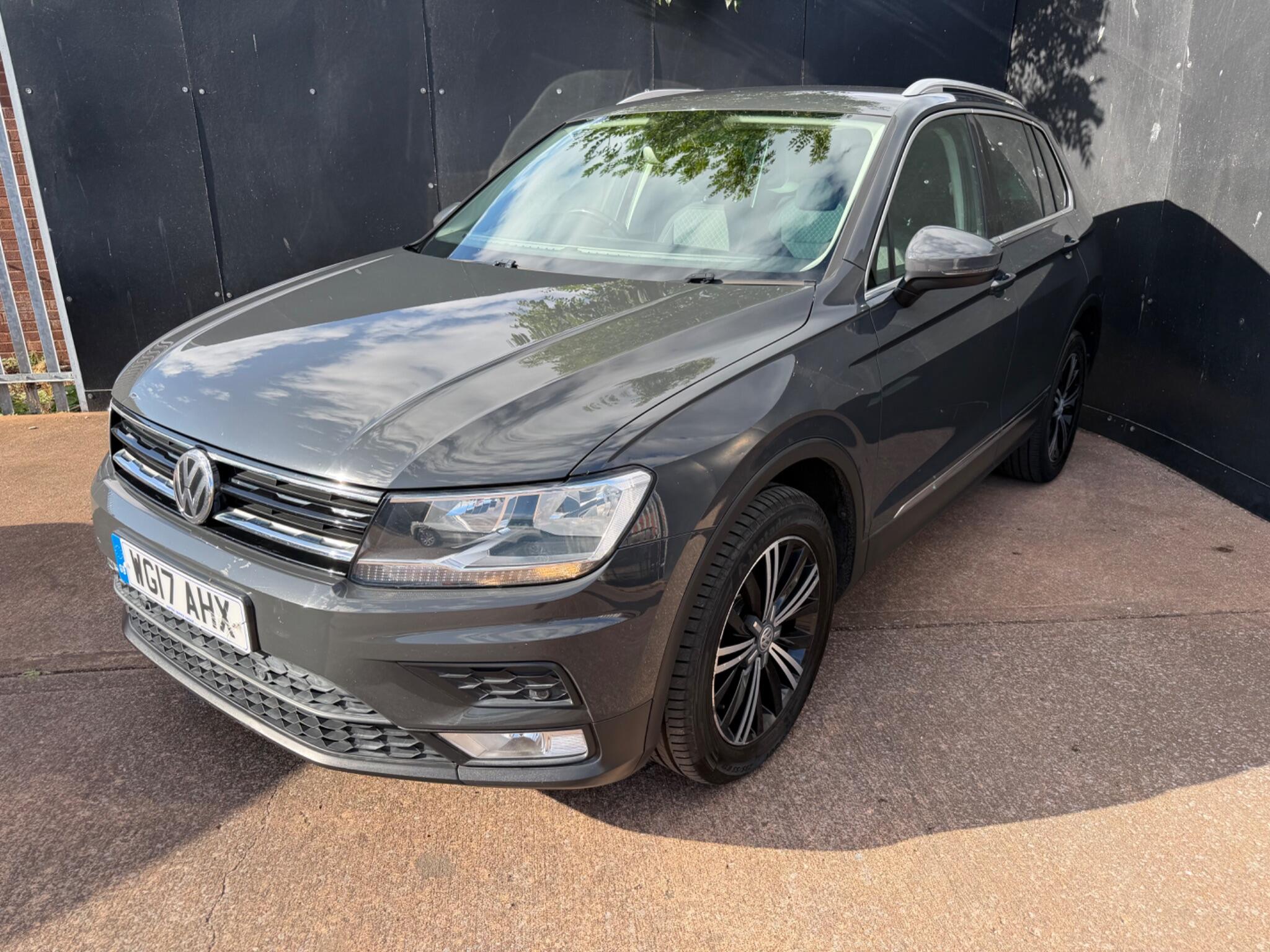 Volkswagen Tiguan view 14