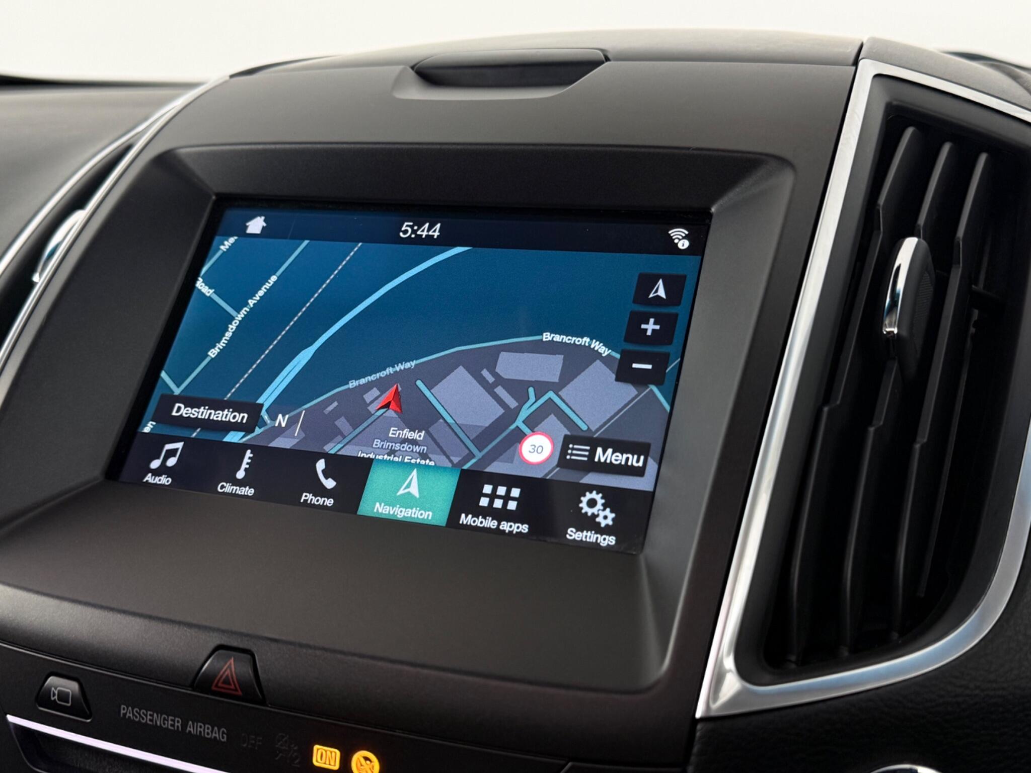 Ford Edge view 26
