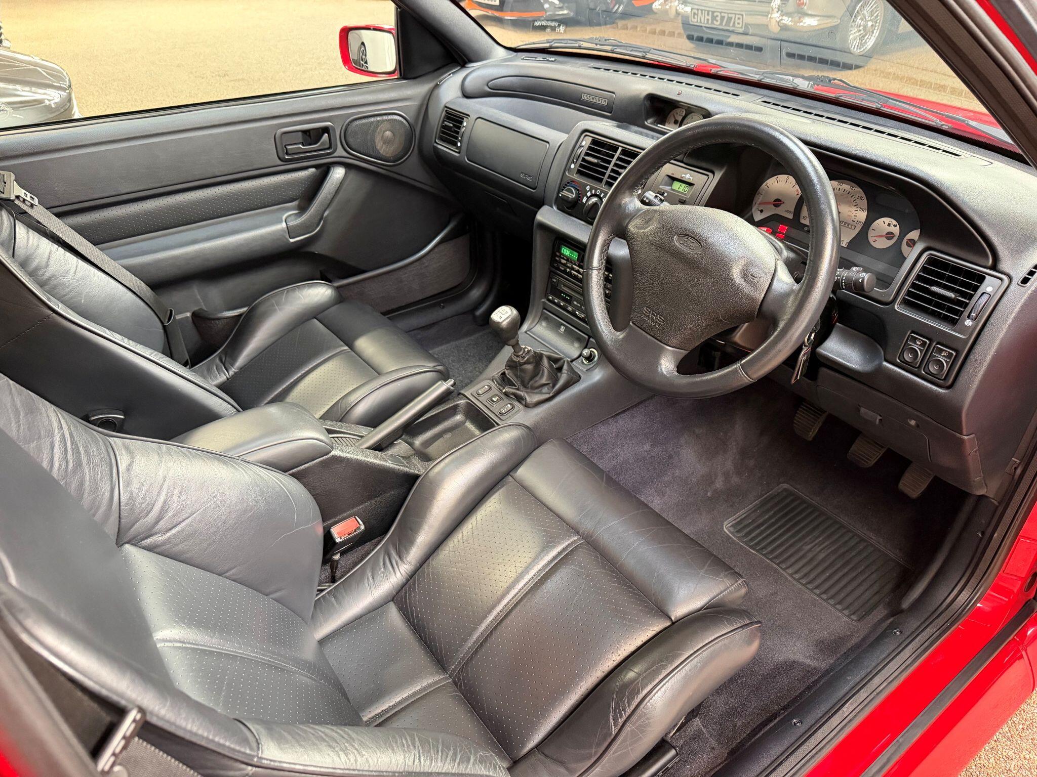 Ford Escort view 7