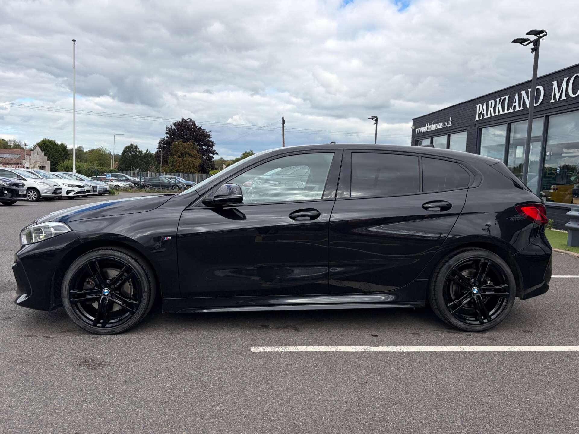 BMW 1 Series view 5