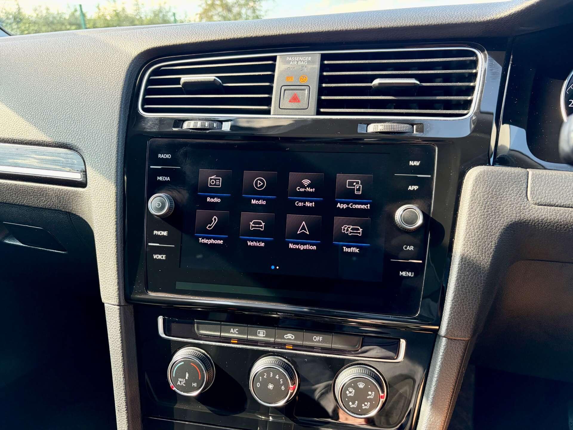 Volkswagen Golf view 42