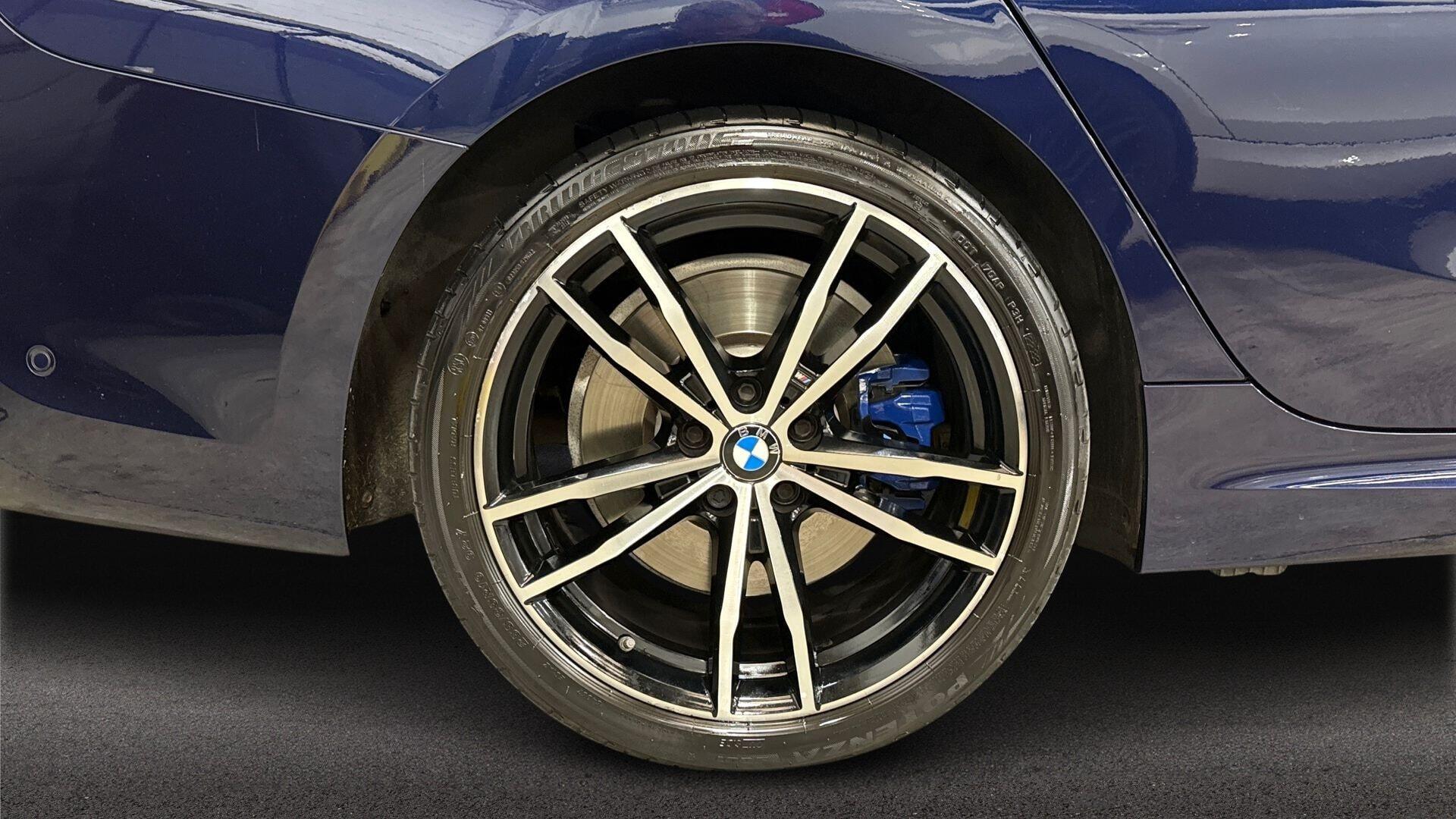 BMW 3 Series view 14