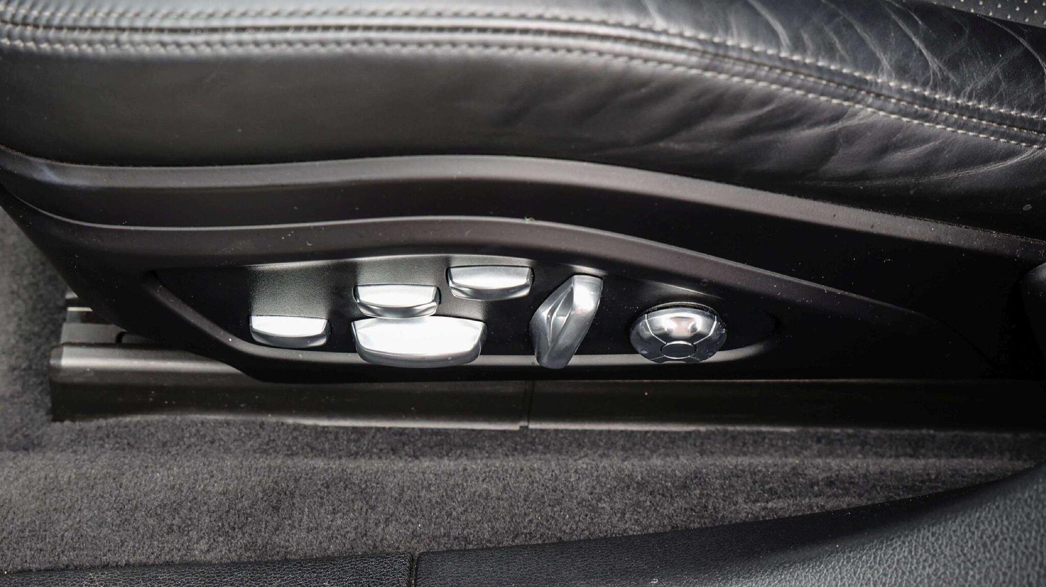 Porsche Panamera view 17