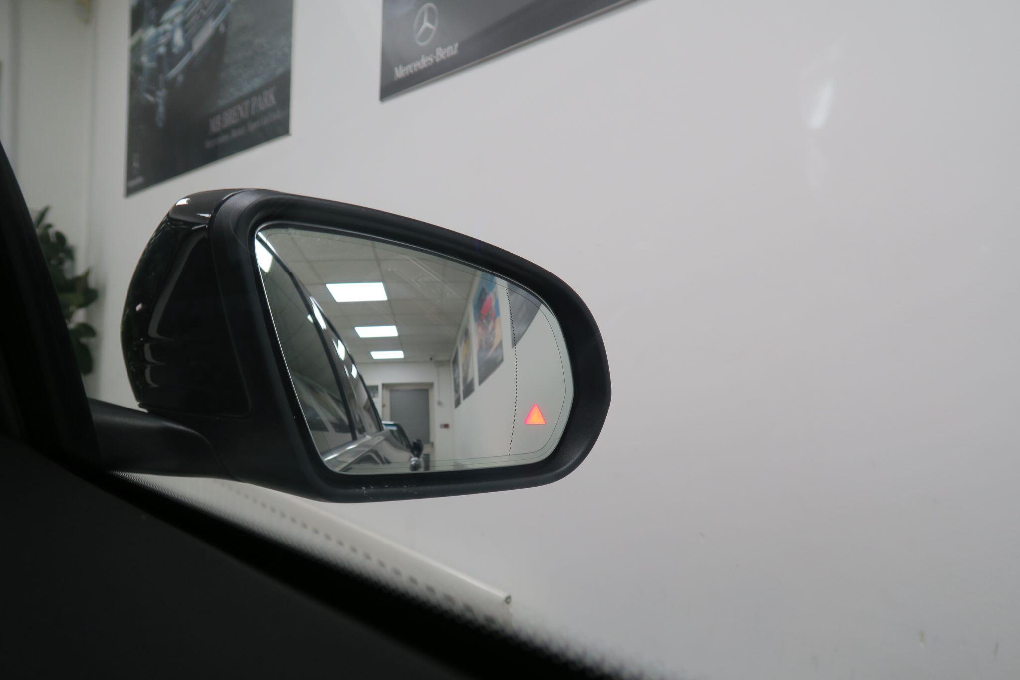 Mercedes-Benz EQC view 16