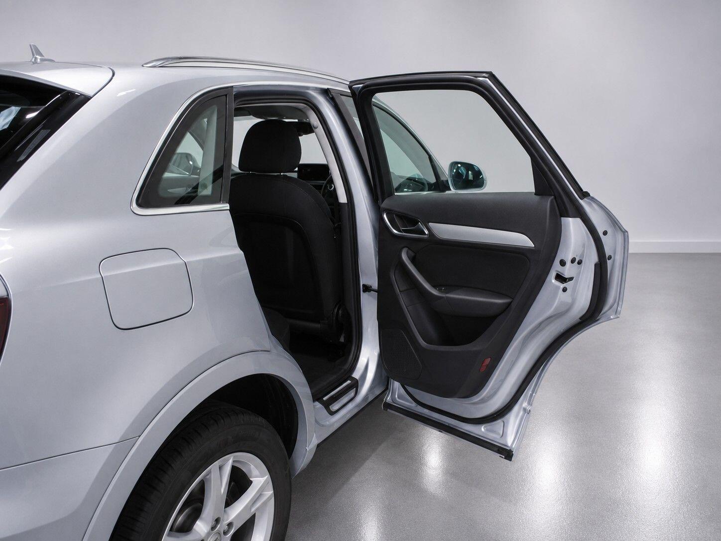 Audi Q3 view 26