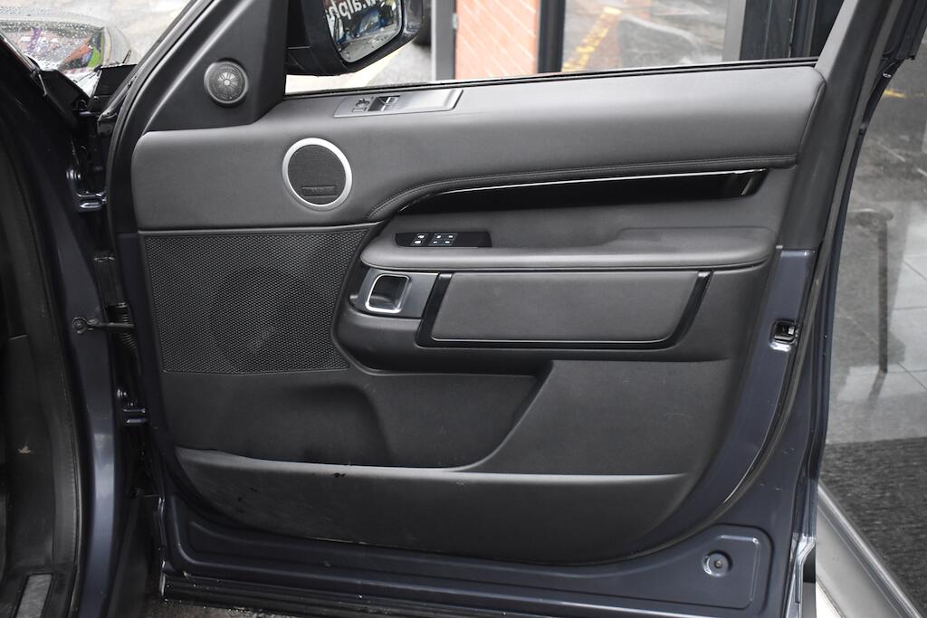 Land Rover Discovery 3 view 27