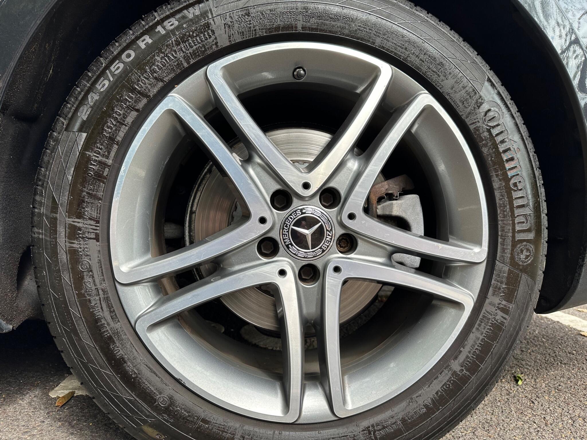 Mercedes-Benz S-Class view 26