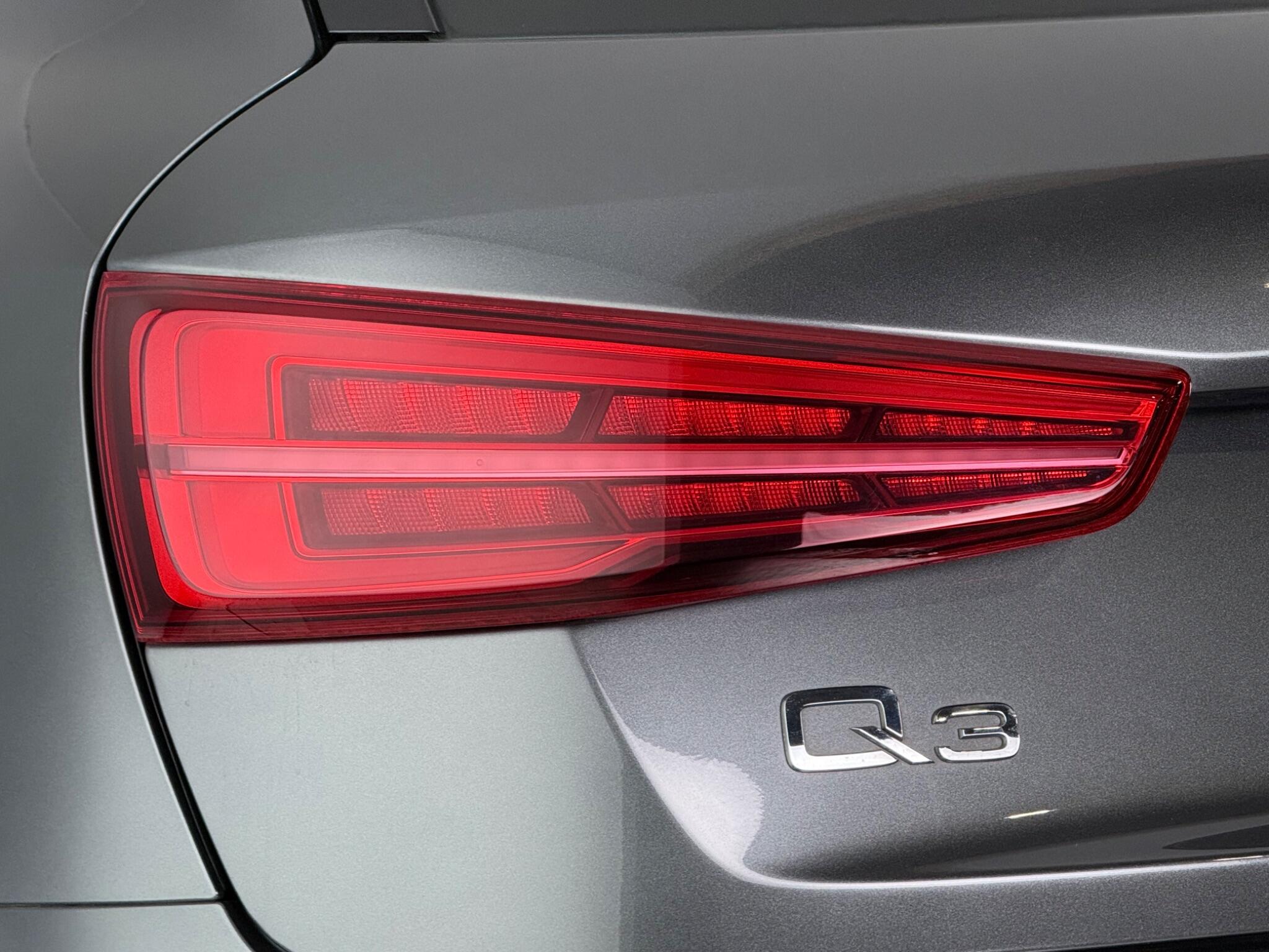 Audi Q3 view 6