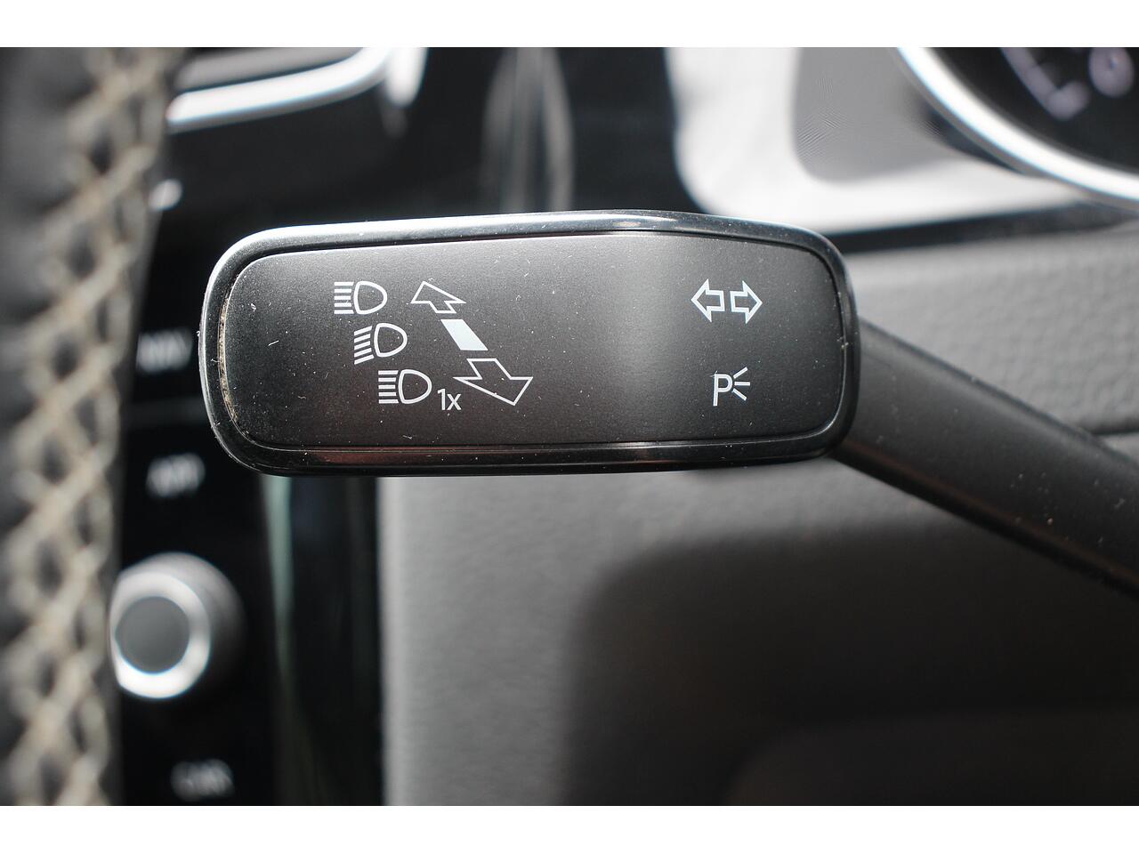 Volkswagen Golf view 27