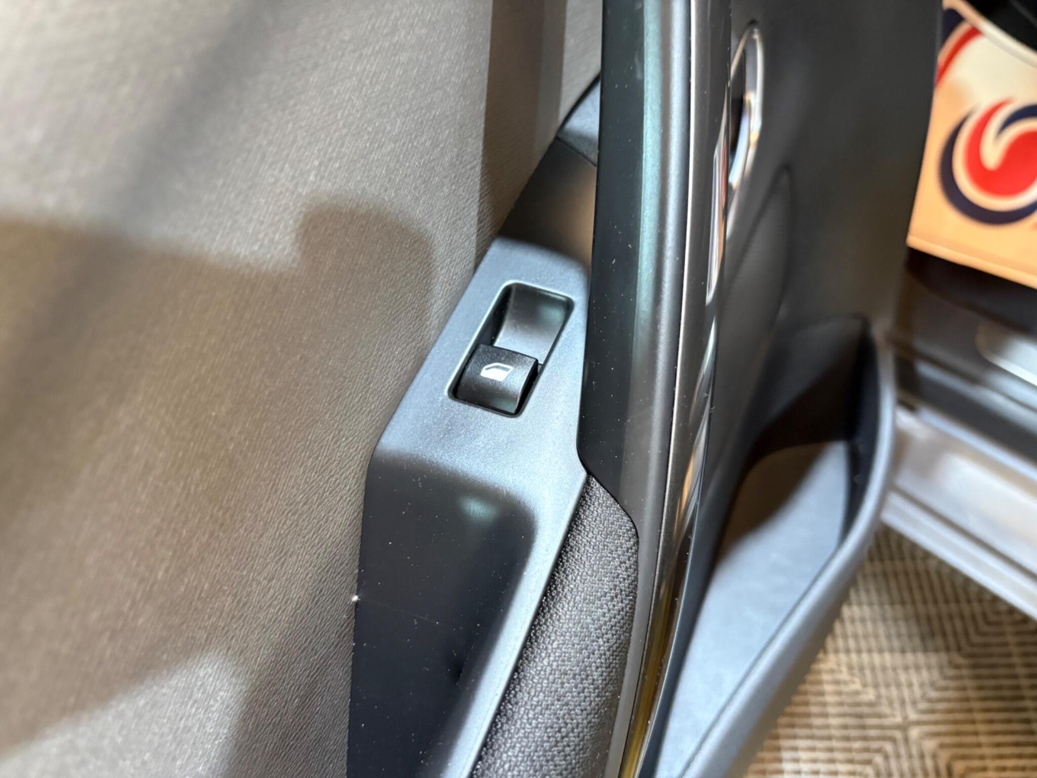 Citroen Grand C4 Spacetourer view 35