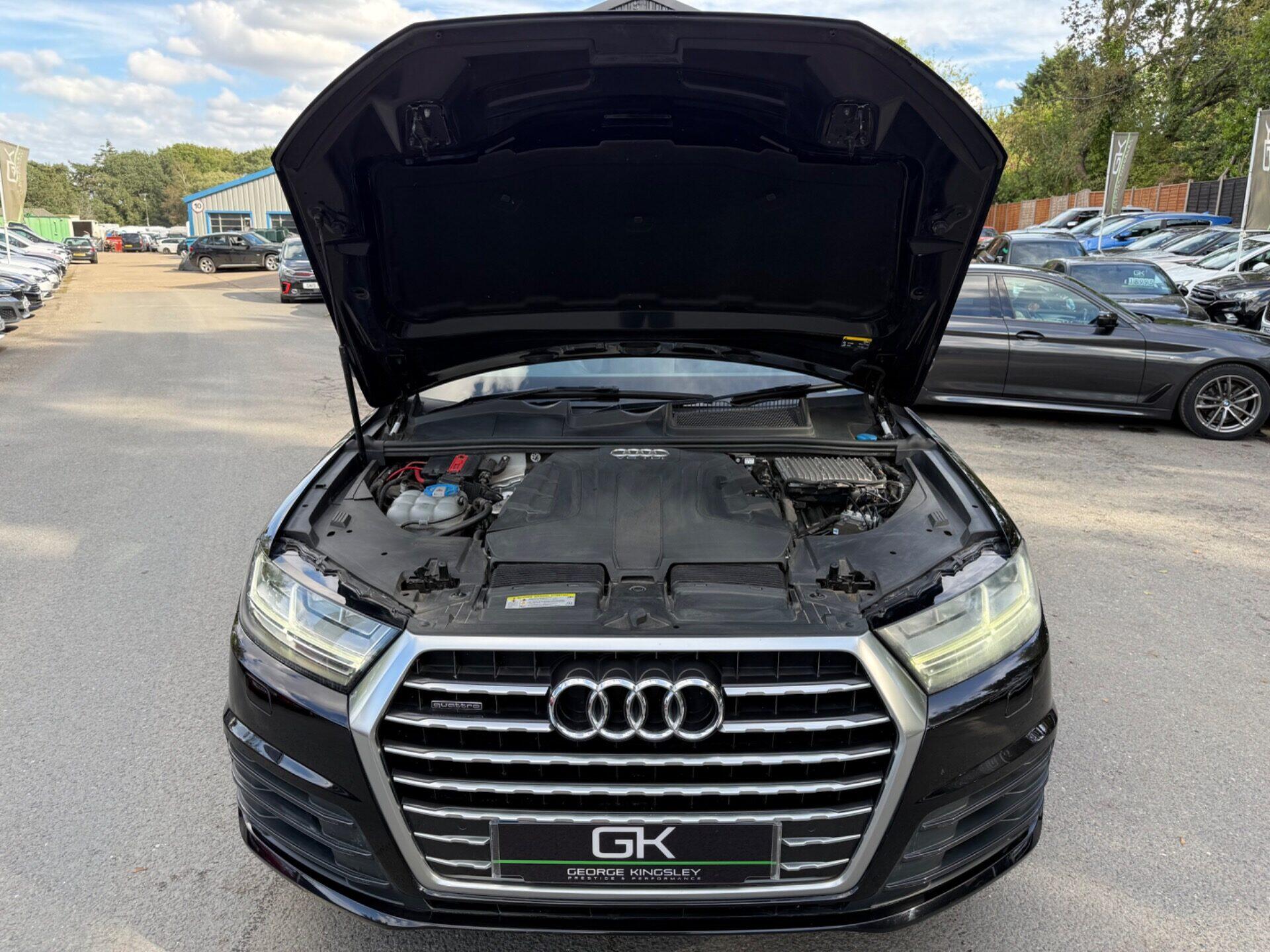 Audi Q7 view 66