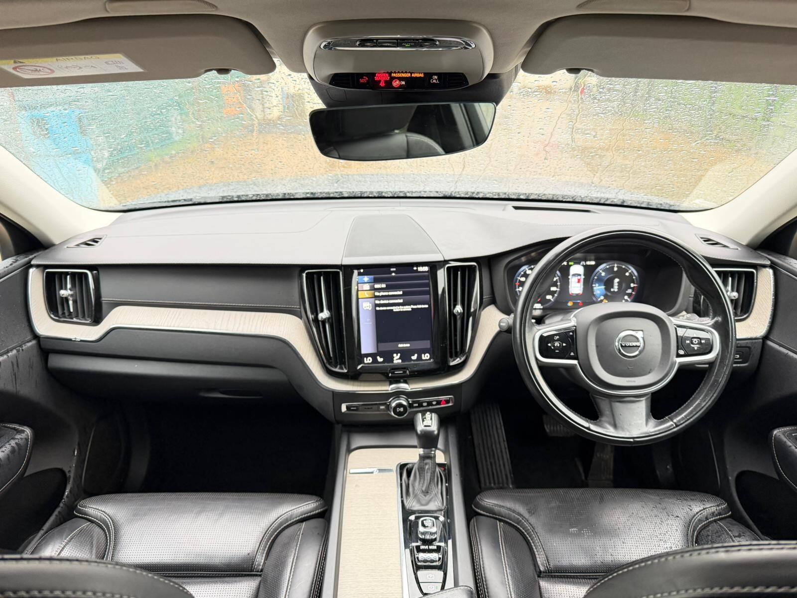 Volvo XC60 view 9