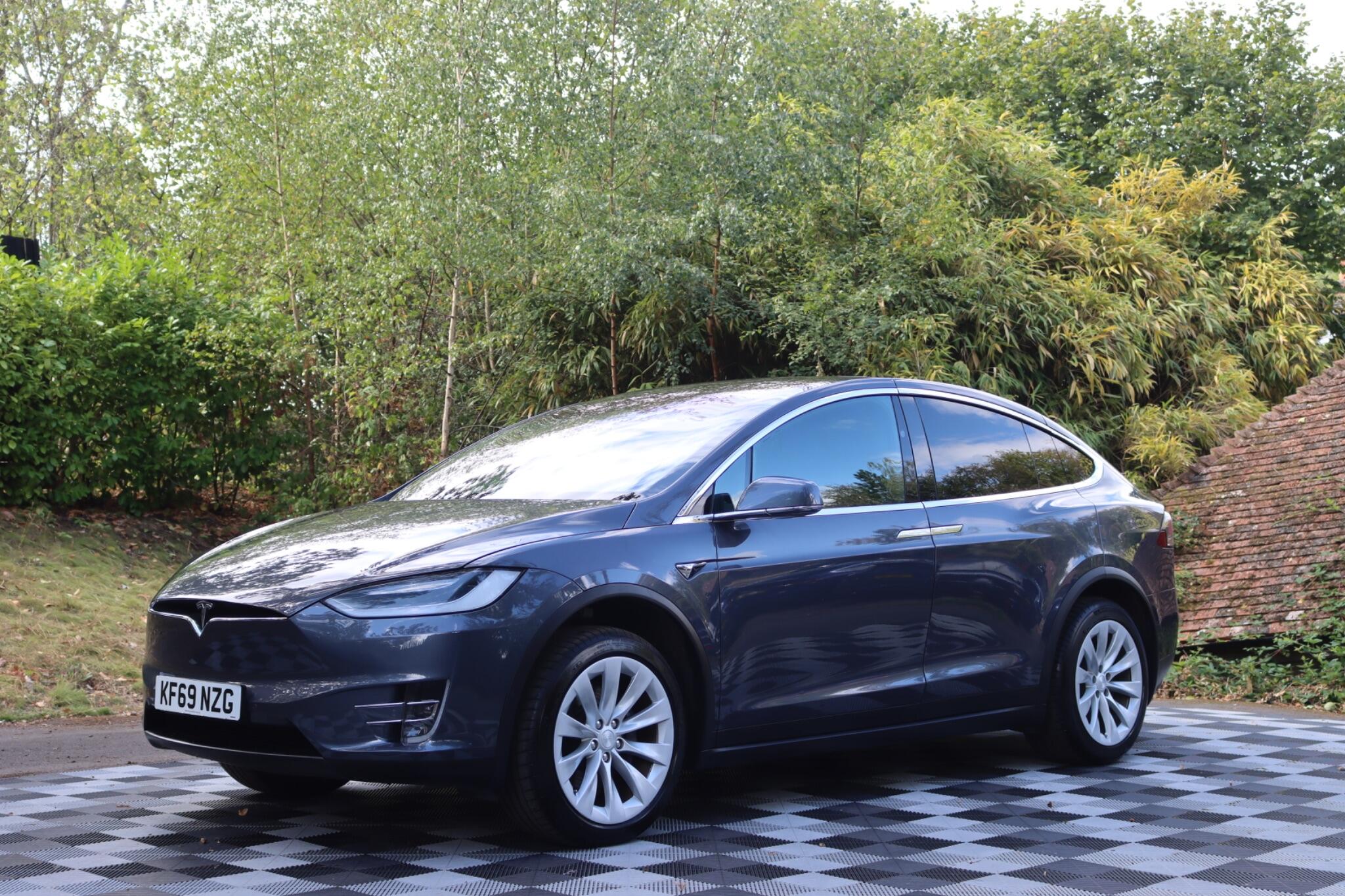 Tesla Model X view 18