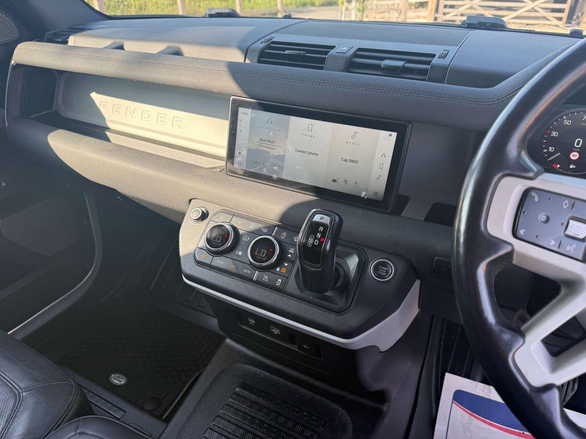 Land Rover Defender view 26