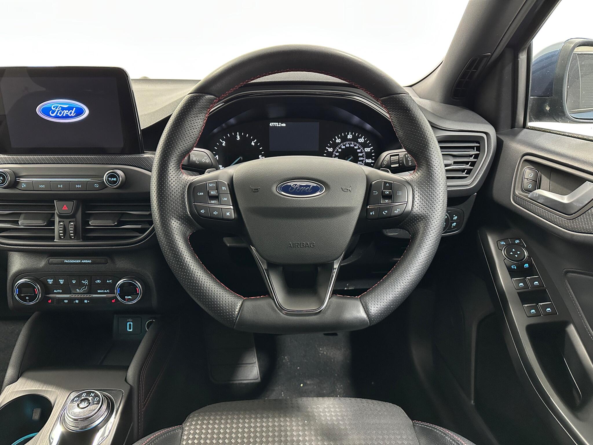 Ford Focus view 13