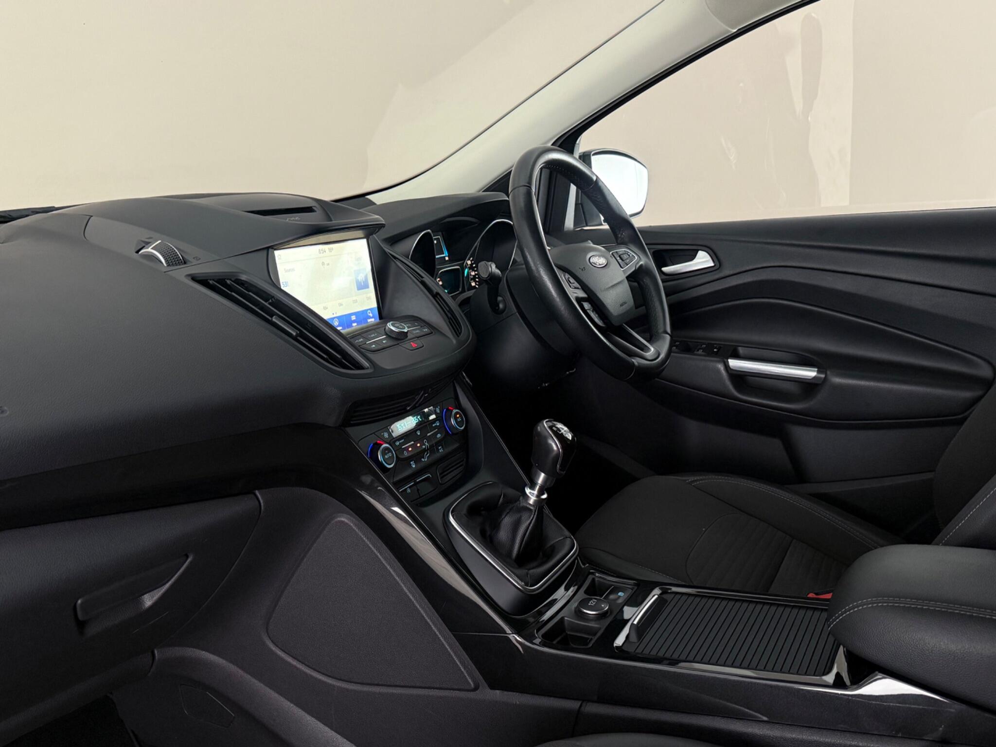 Ford Kuga view 4