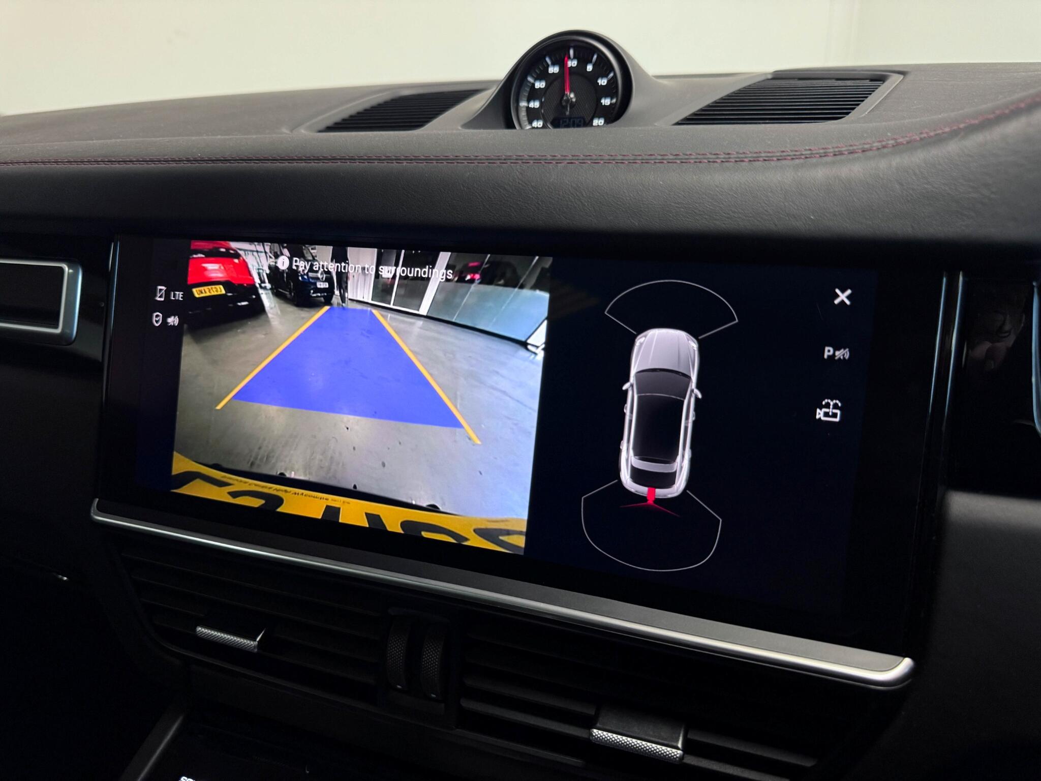 Porsche Cayenne view 11