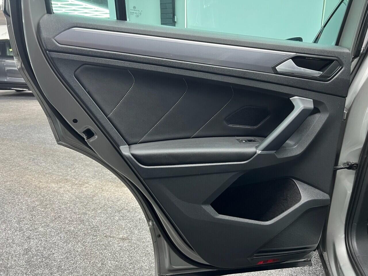 Volkswagen Tiguan view 44
