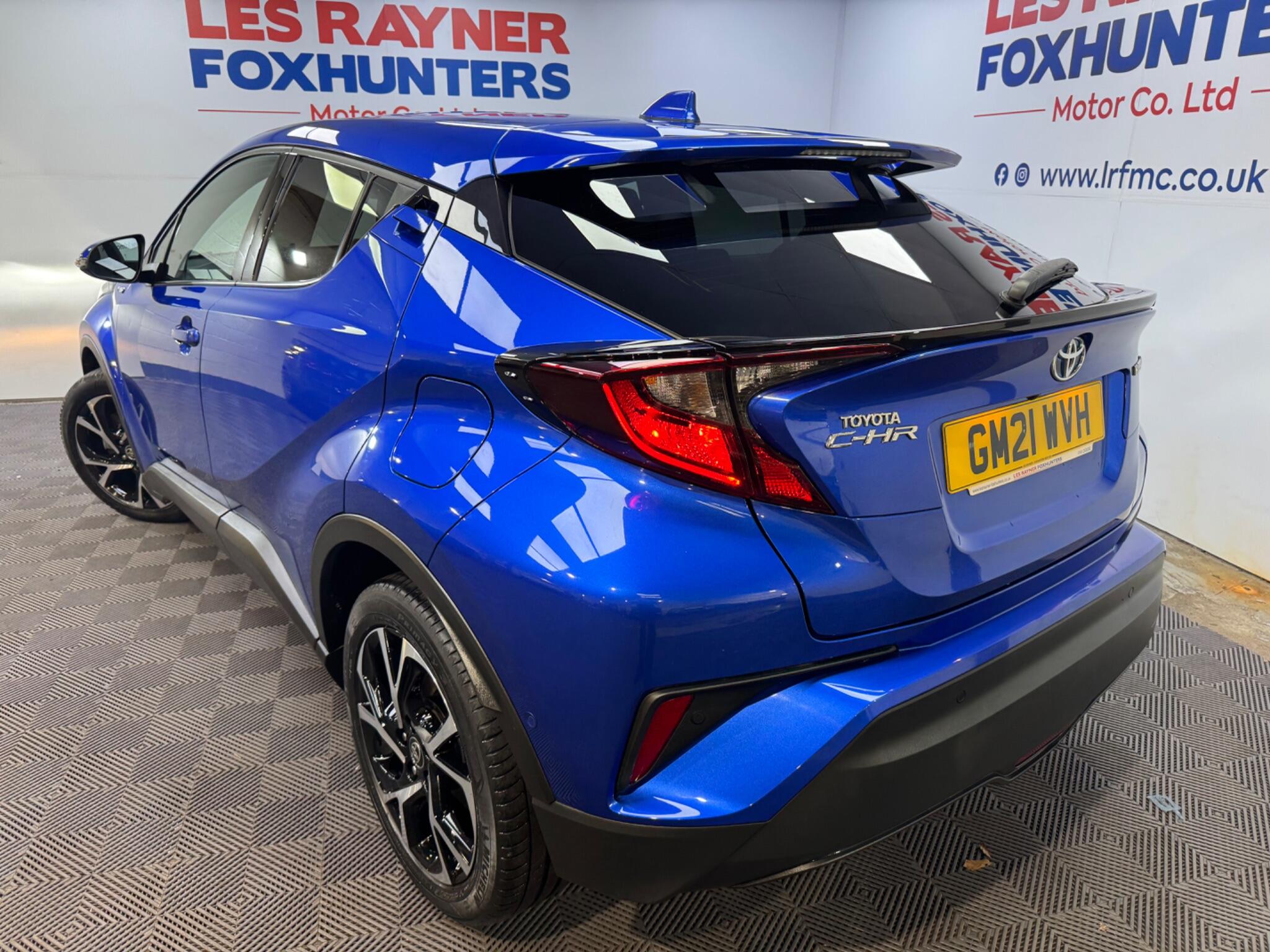 Toyota C-HR view 3
