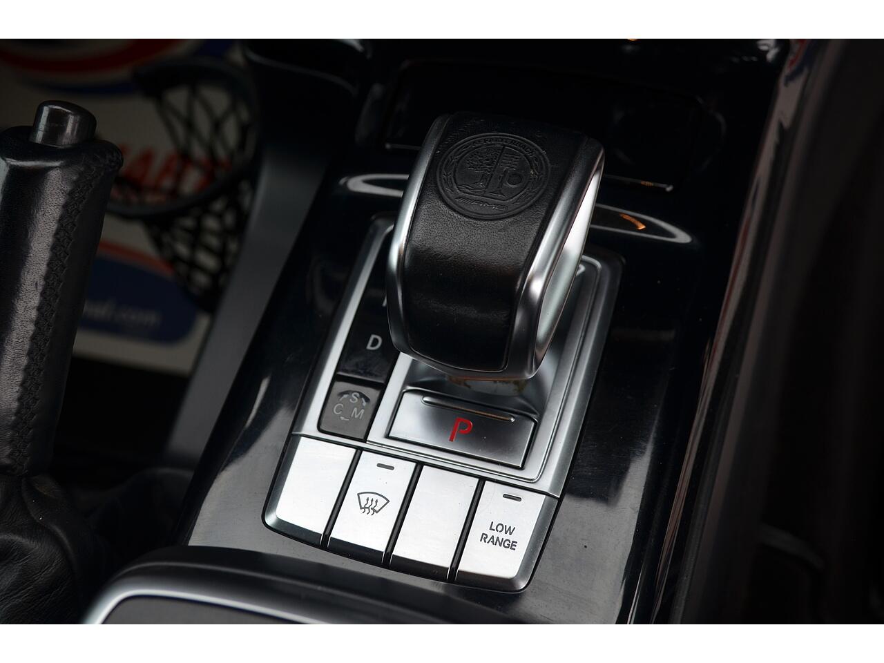 Mercedes-Benz G-Class view 27