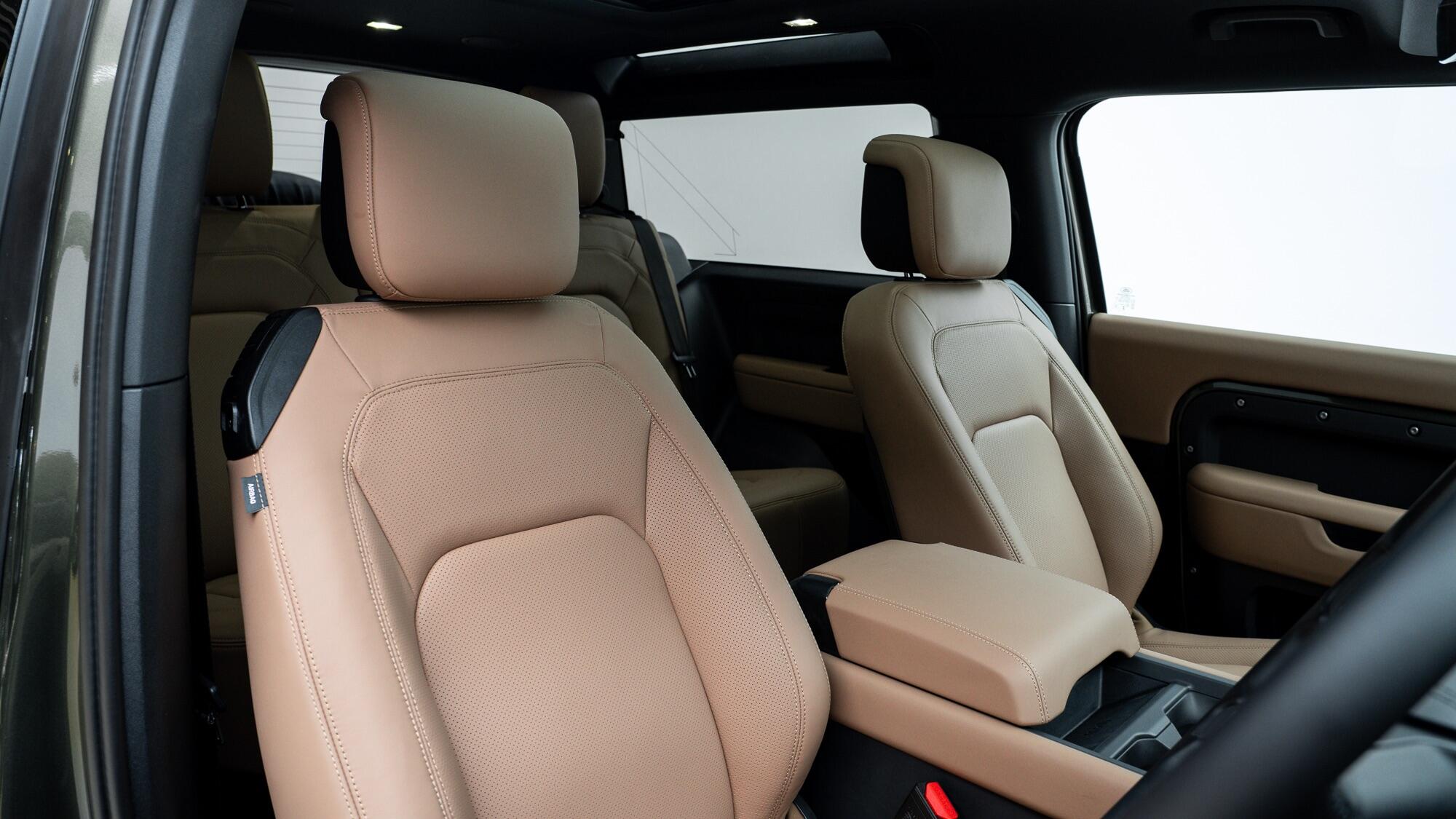 Land Rover Defender view 3