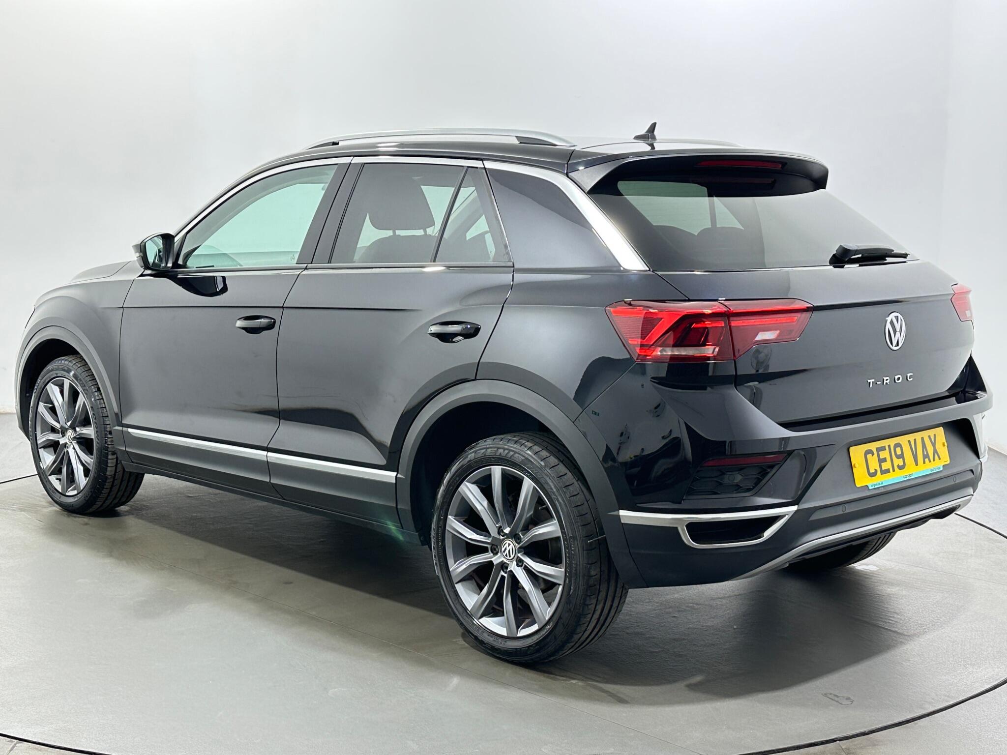 Volkswagen T-Roc view 6