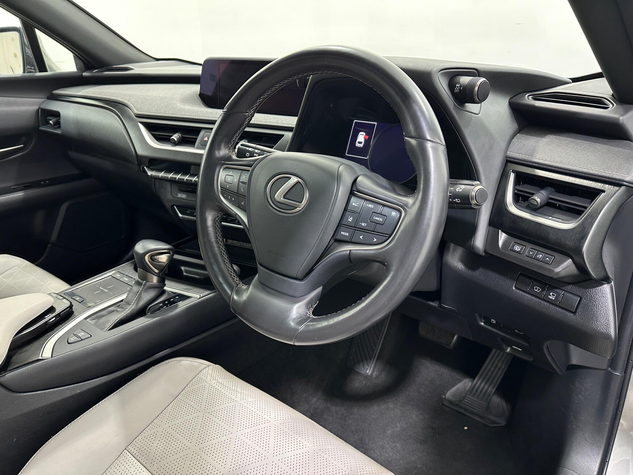 Lexus UX view 11