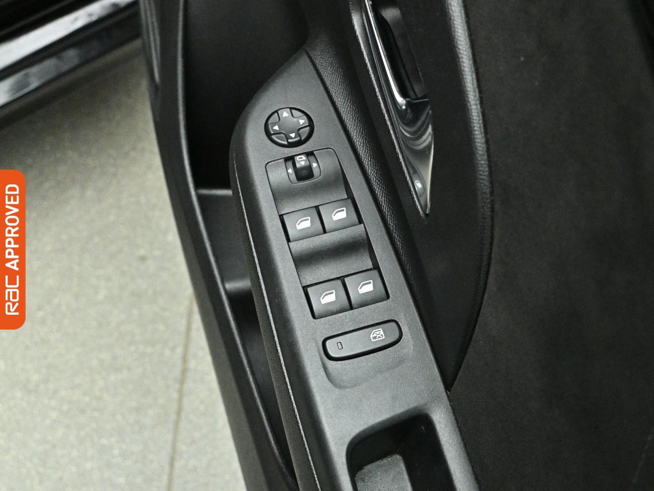 Vauxhall Corsa Electric view 25