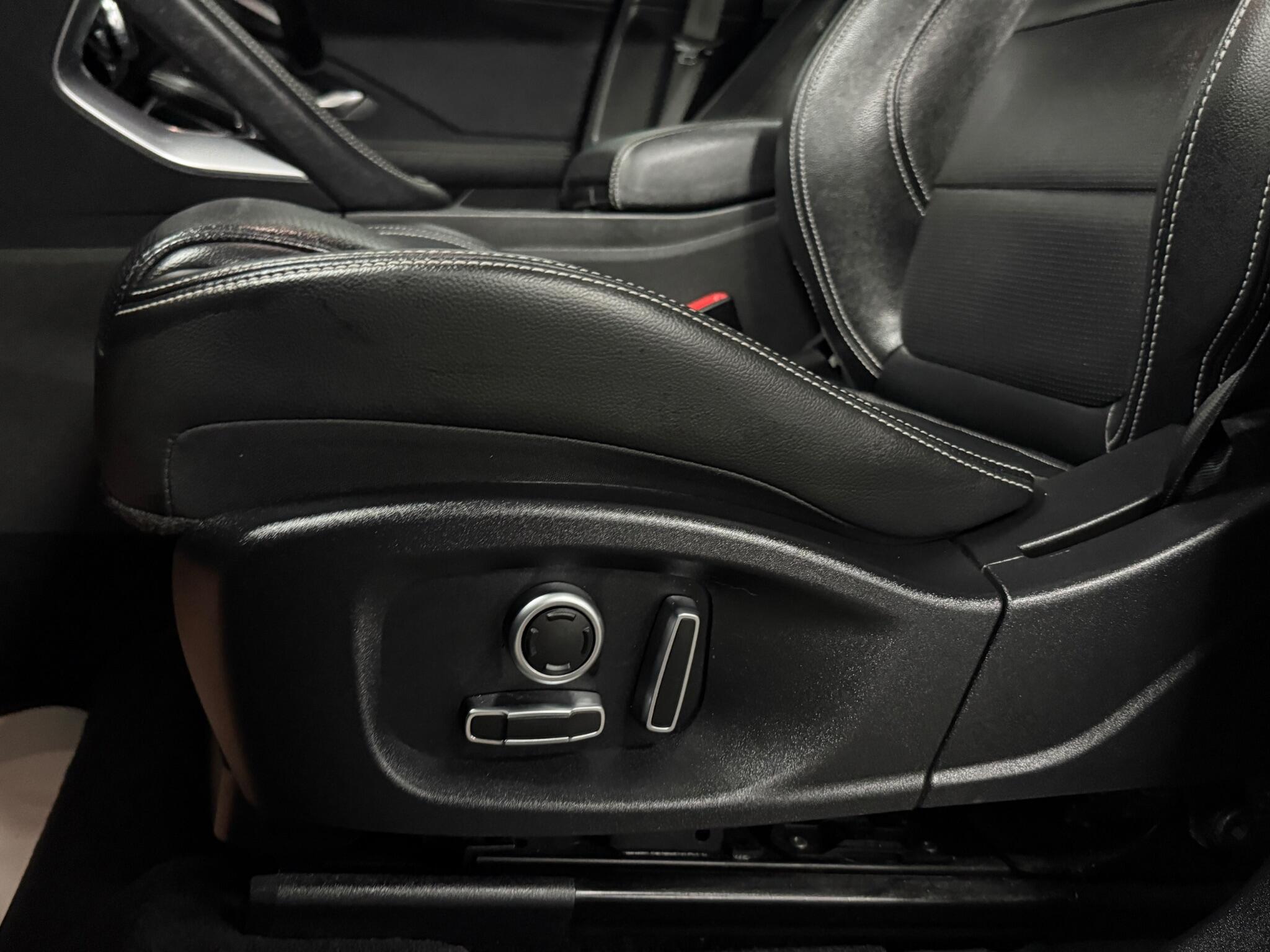 Jaguar E-Pace view 31