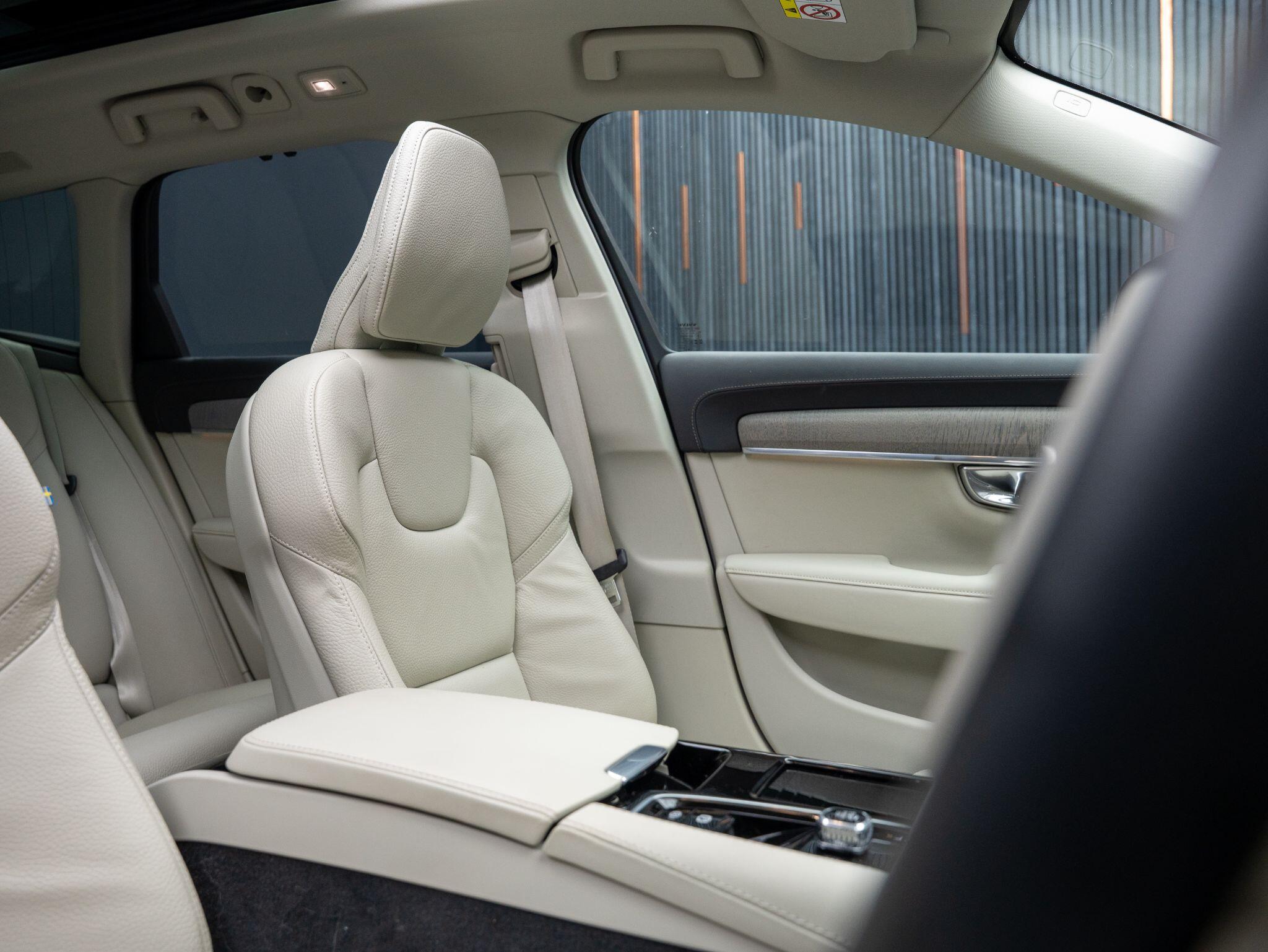 Volvo V90 view 38