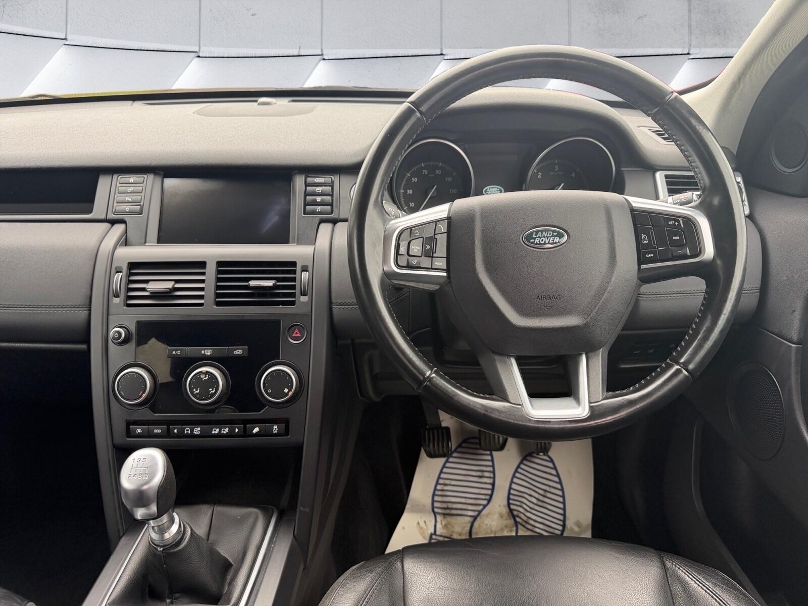 Land Rover Discovery Sport view 32