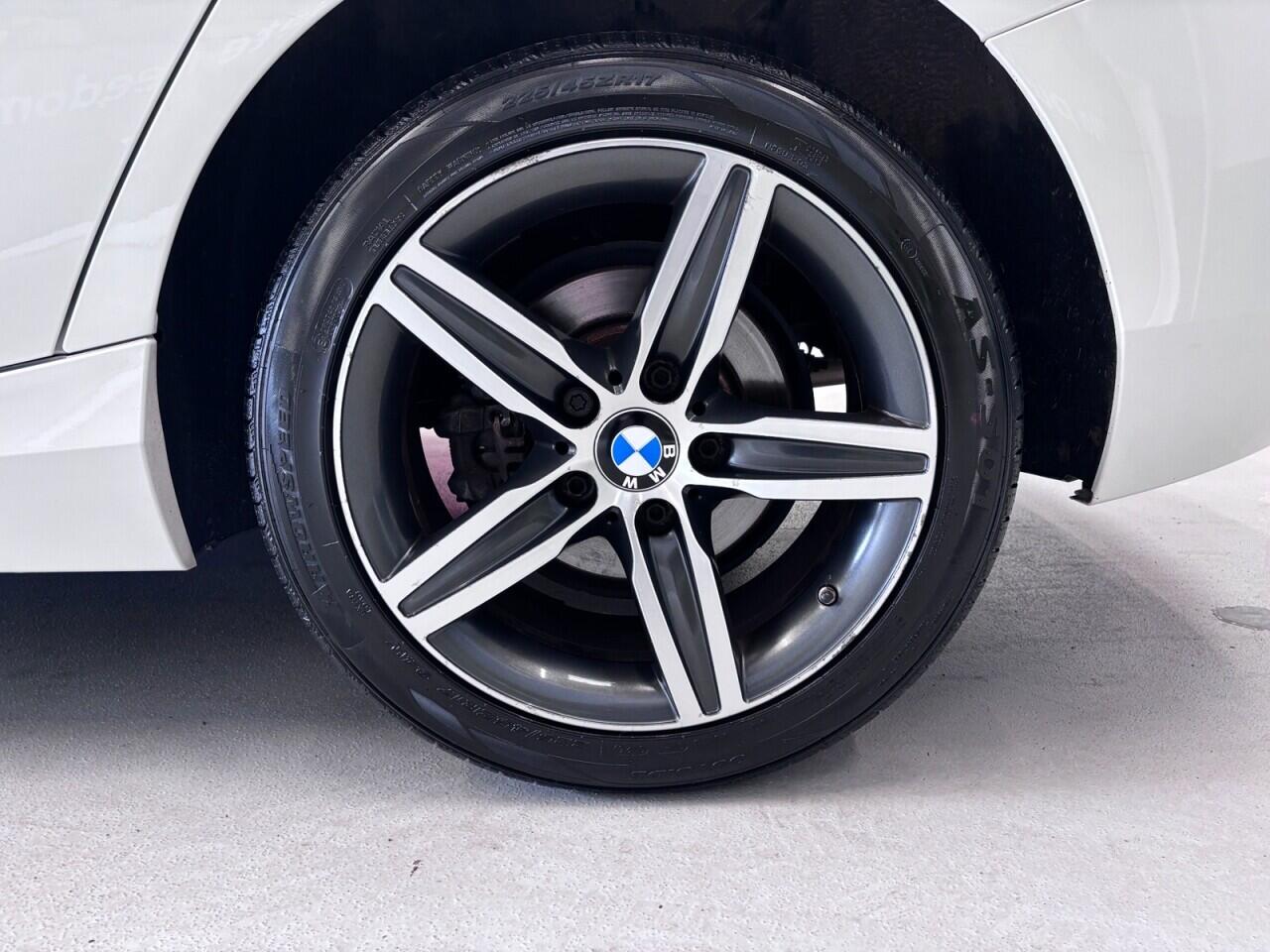 BMW 1 Series view 10