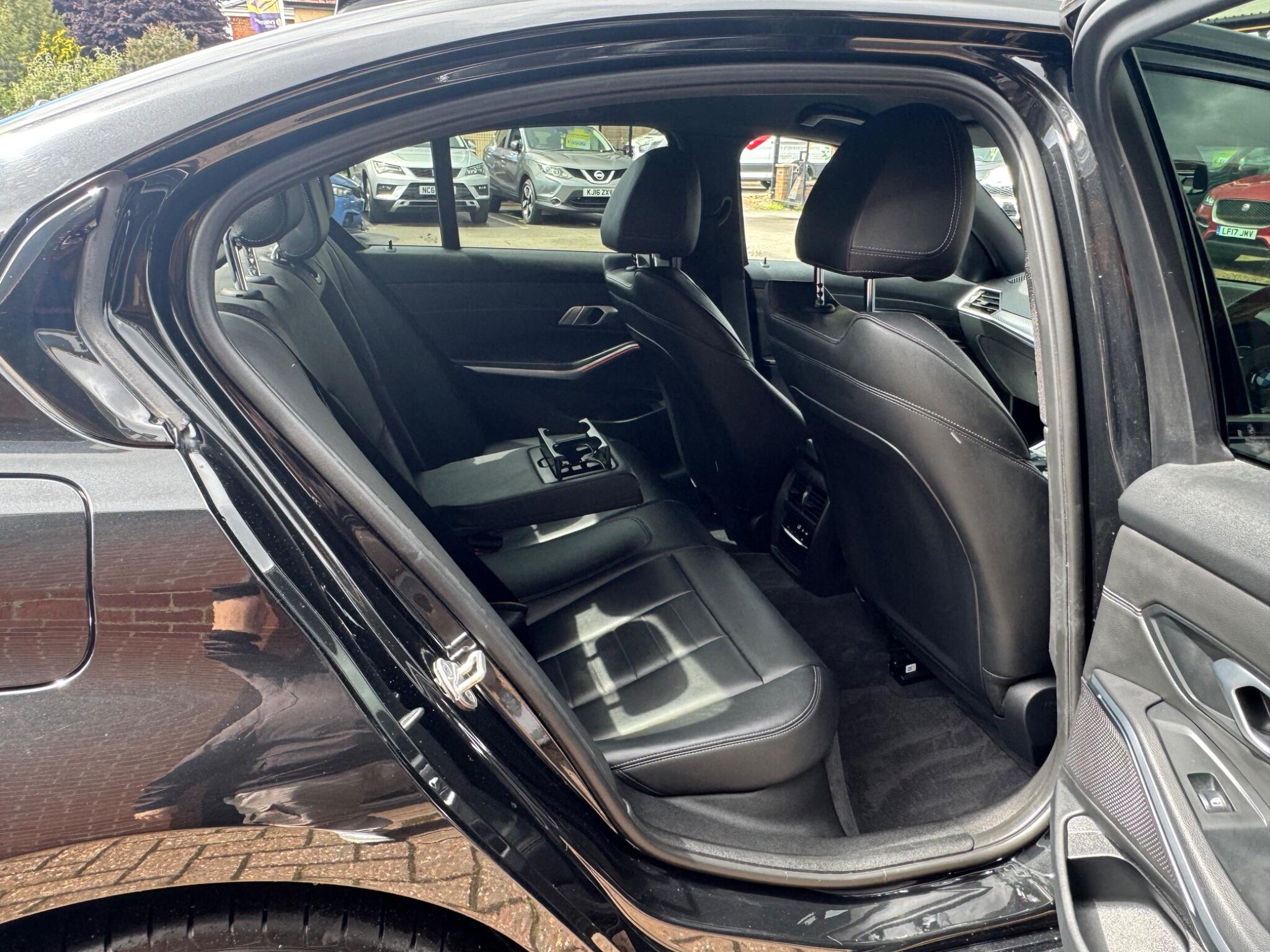 BMW 3 Series view 10
