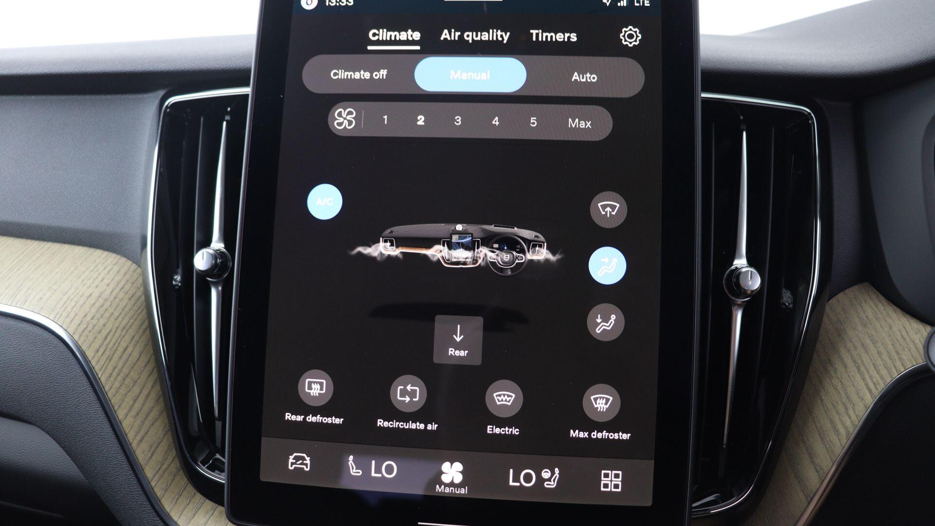 Volvo XC60 view 39