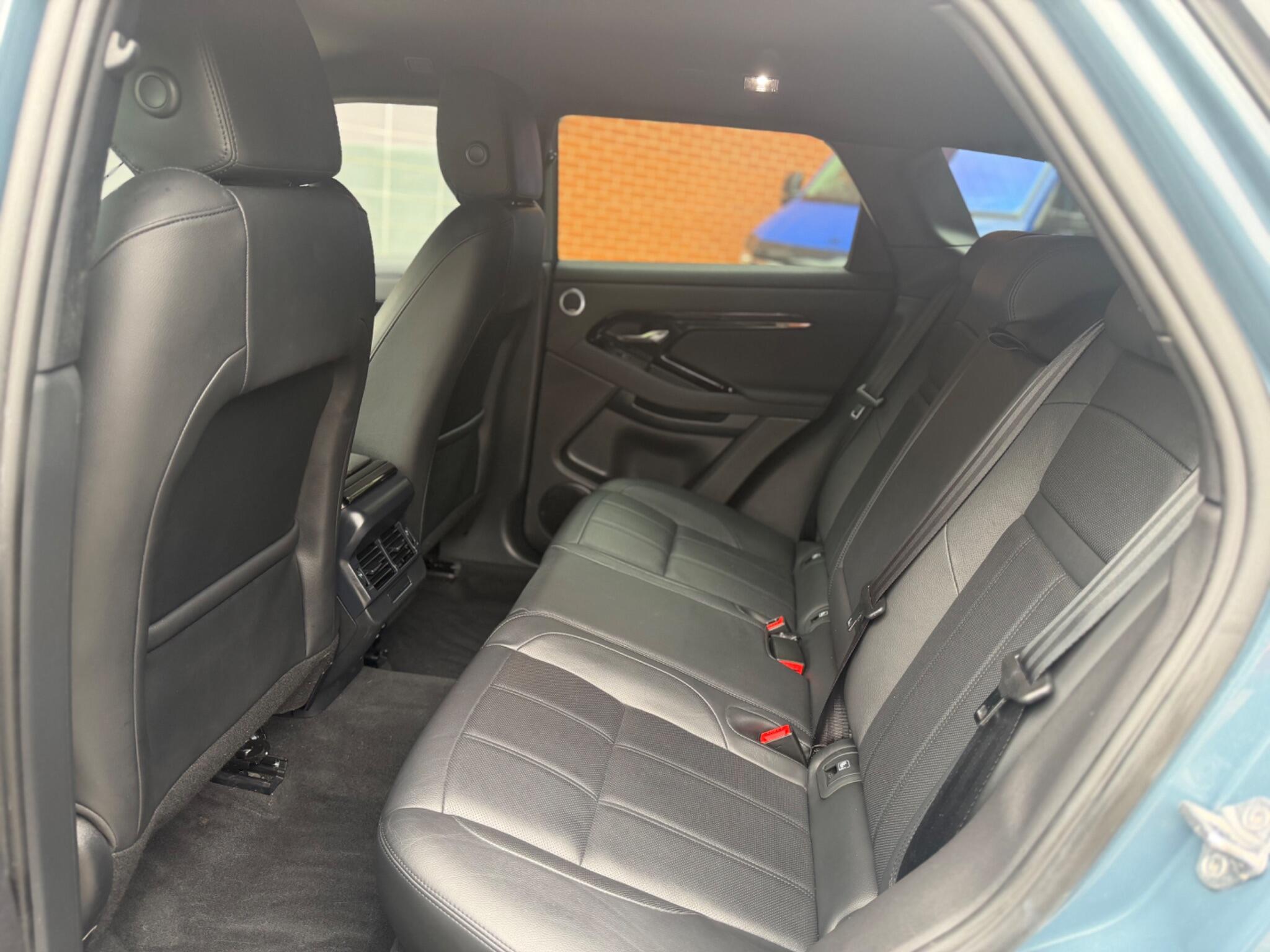 Land Rover Range Rover Evoque view 37